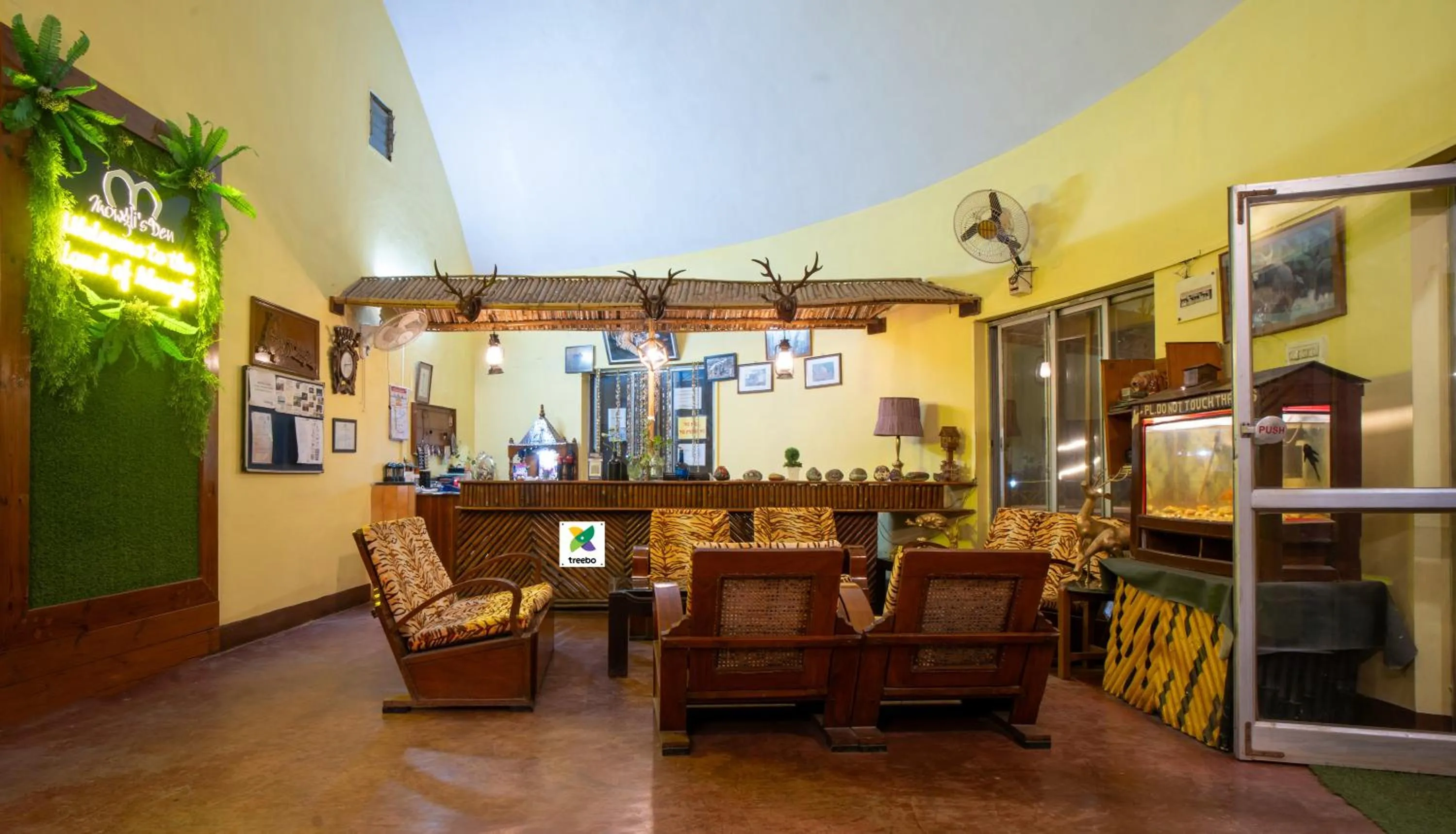 Lobby or reception in Treebo Premium Mowgli's Den, Pench