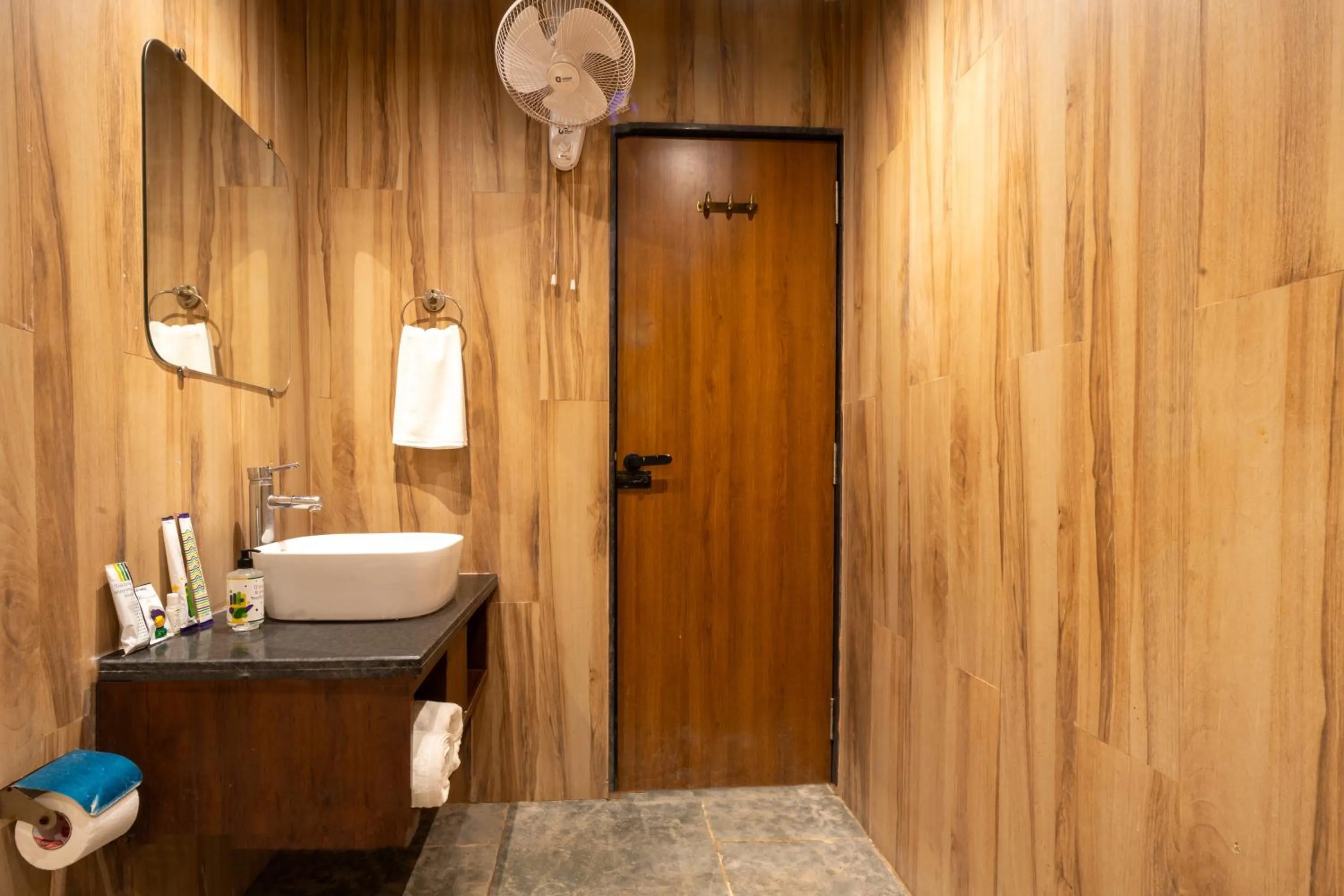 Bathroom in Treebo Premium Mowgli's Den, Pench