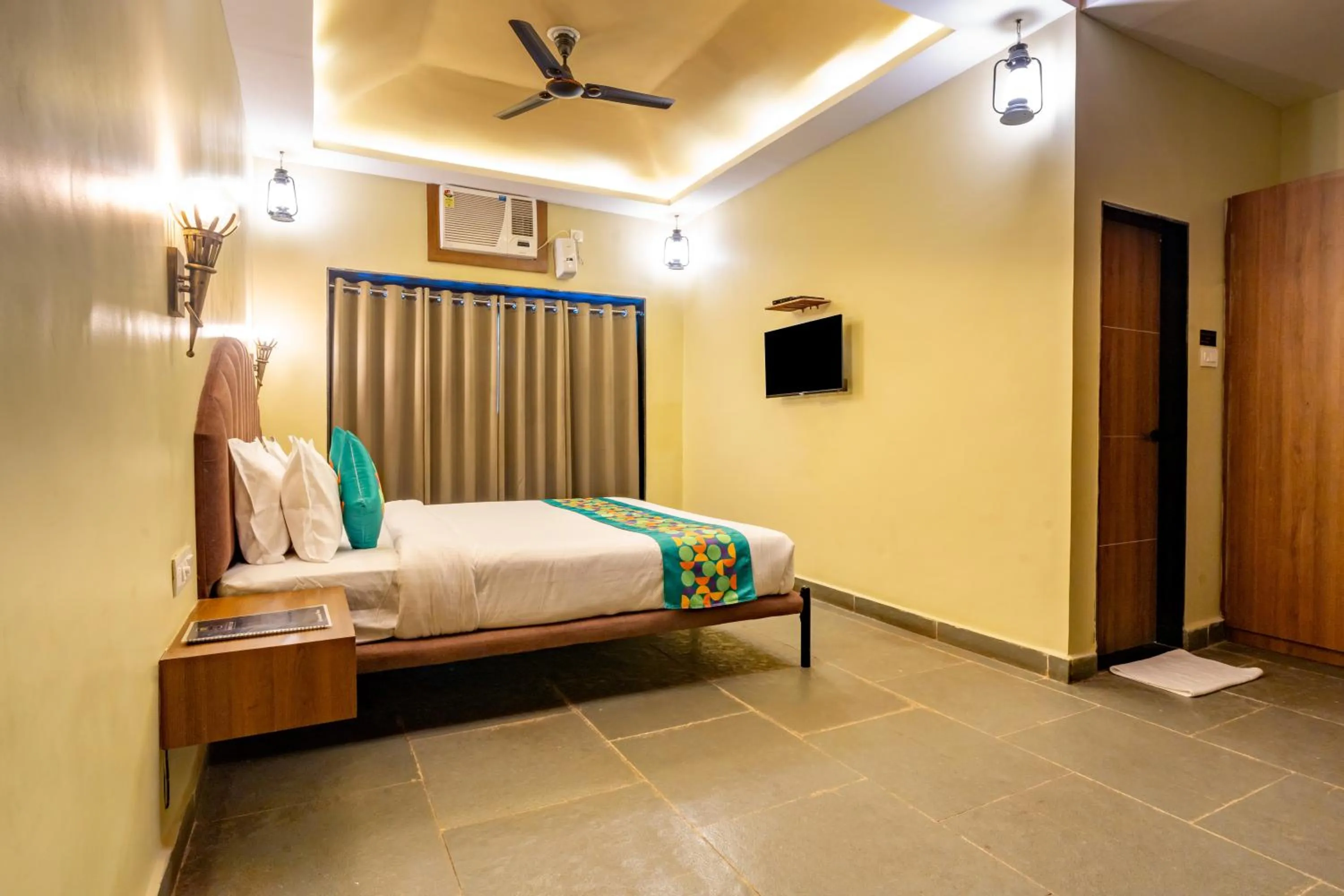 Bedroom, Bed in Treebo Premium Mowgli's Den, Pench