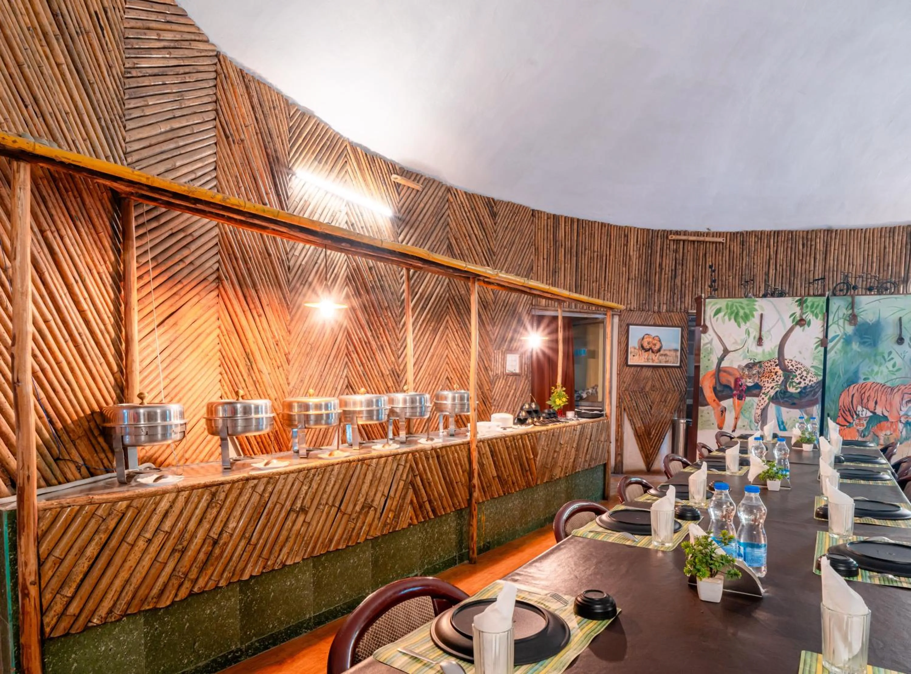 Restaurant/places to eat in Treebo Premium Mowgli's Den, Pench