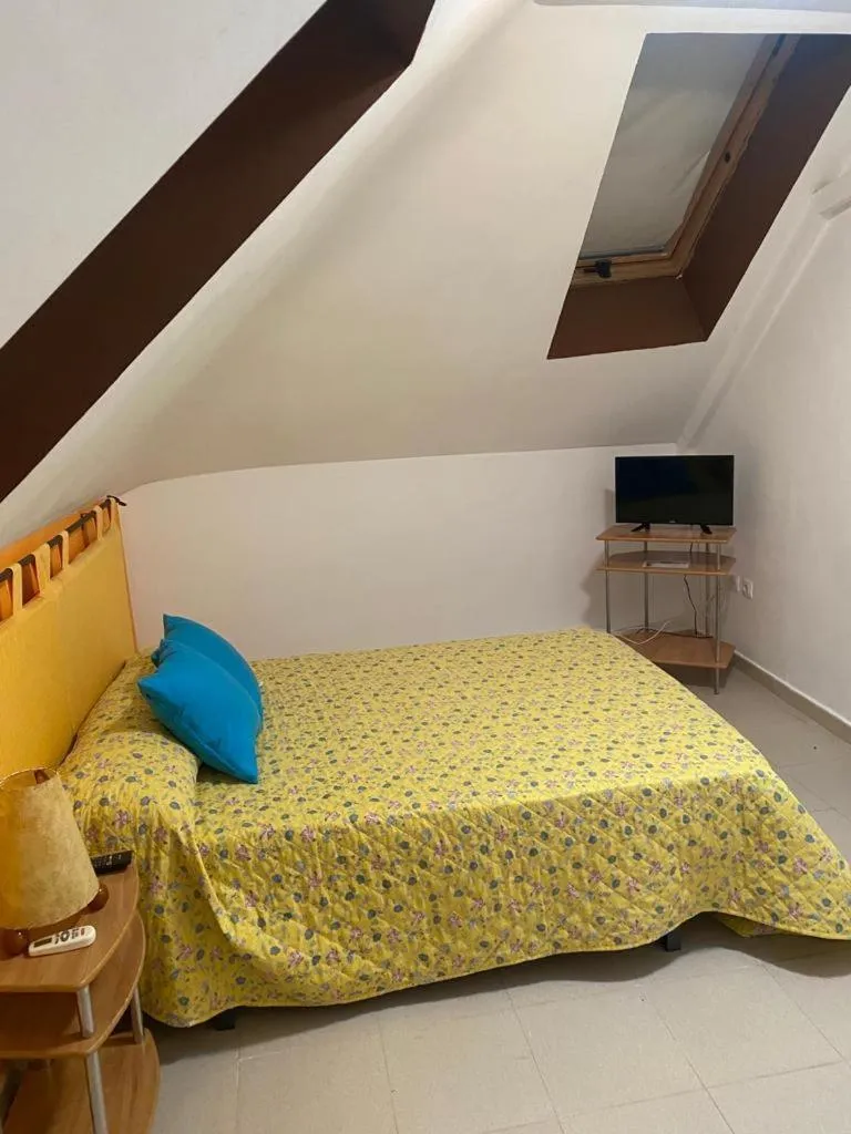 Bedroom, Bed in Hostal y Apartamentos la Vereda