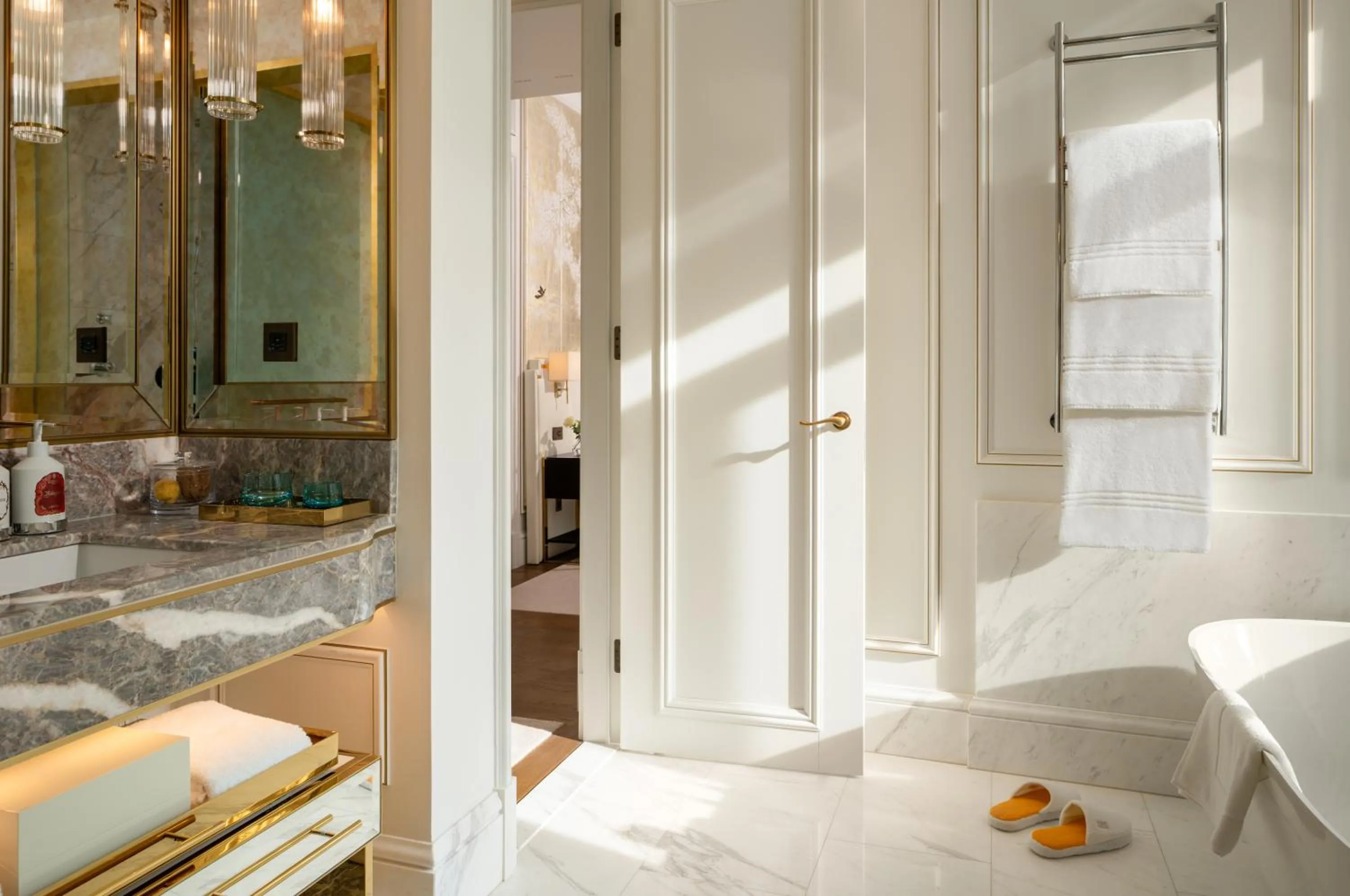 Bathroom, Bed in Corinthia Grand Hotel du Boulevard Bucharest