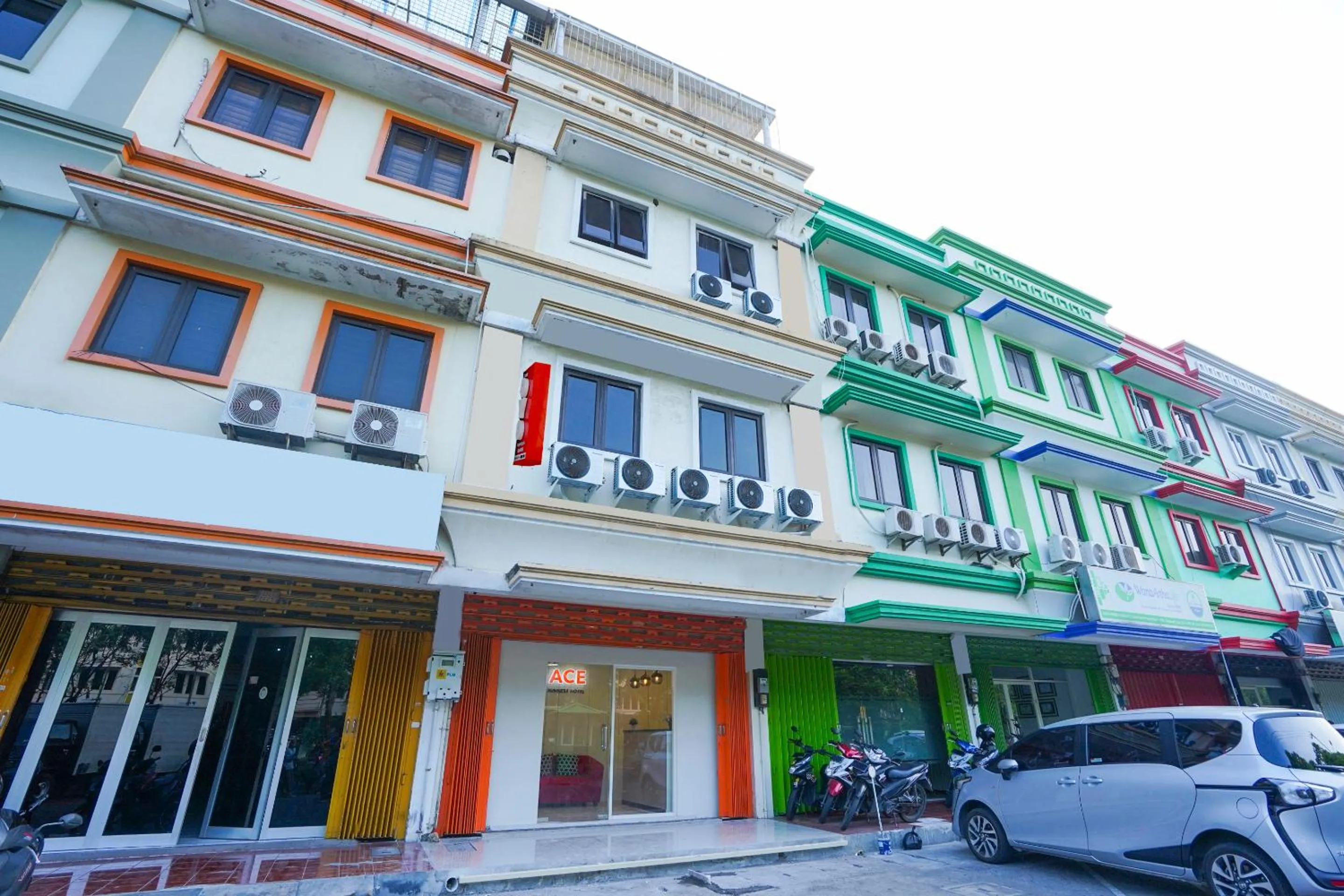 Property building in Hotel O Rungkut Near Its Surabaya Formerly Ace Business Hotel