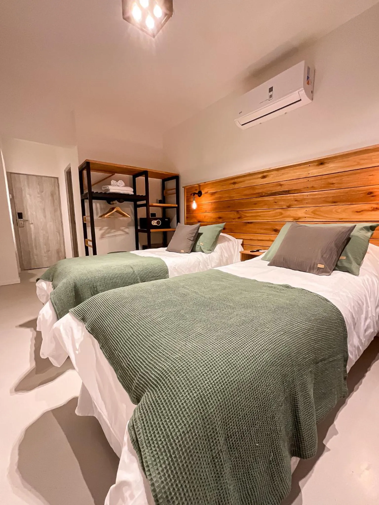 Bed in Parry Smart Hotel