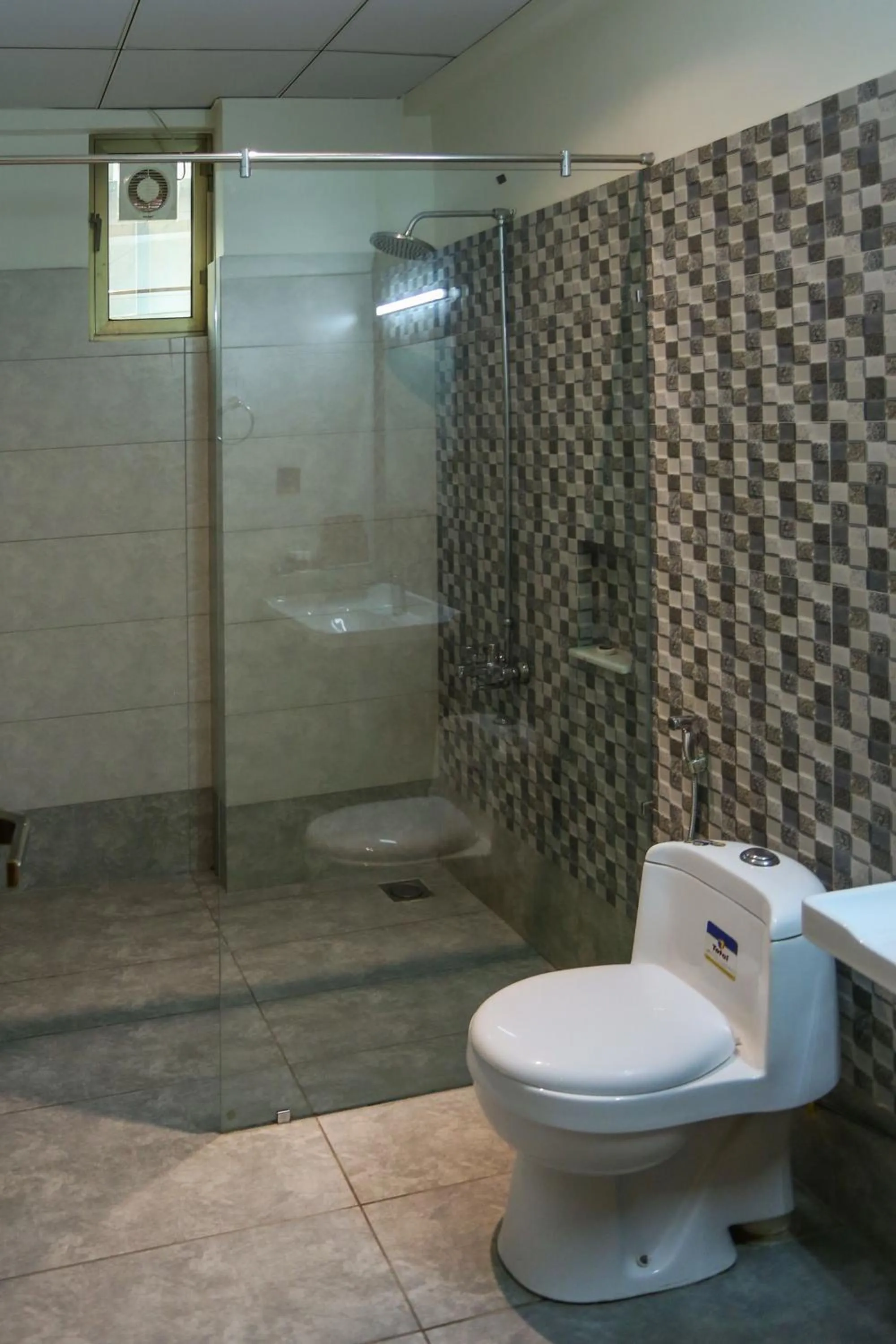 Bathroom in Hotel Pearl Inn