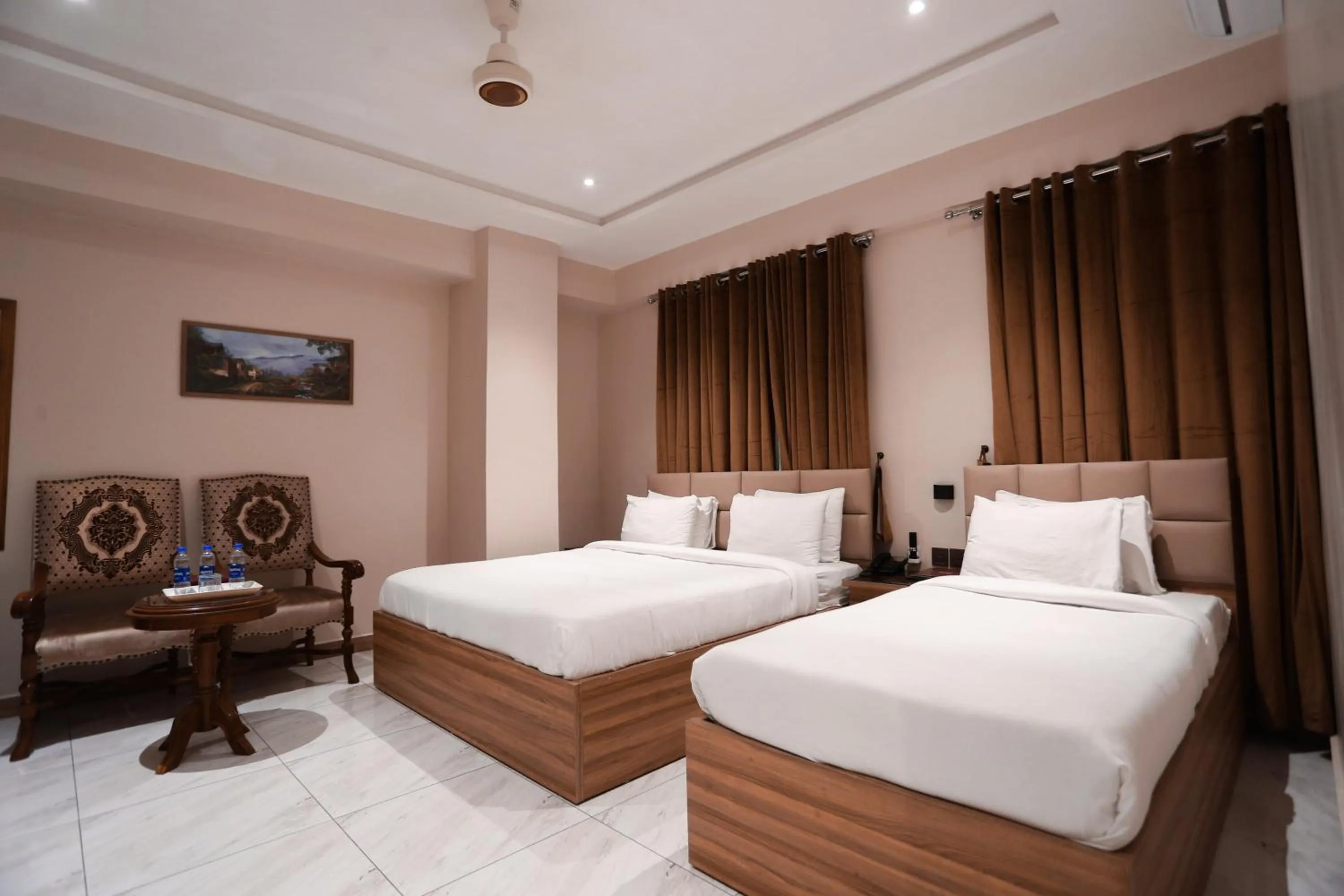 Bedroom in Hotel Pearl Inn