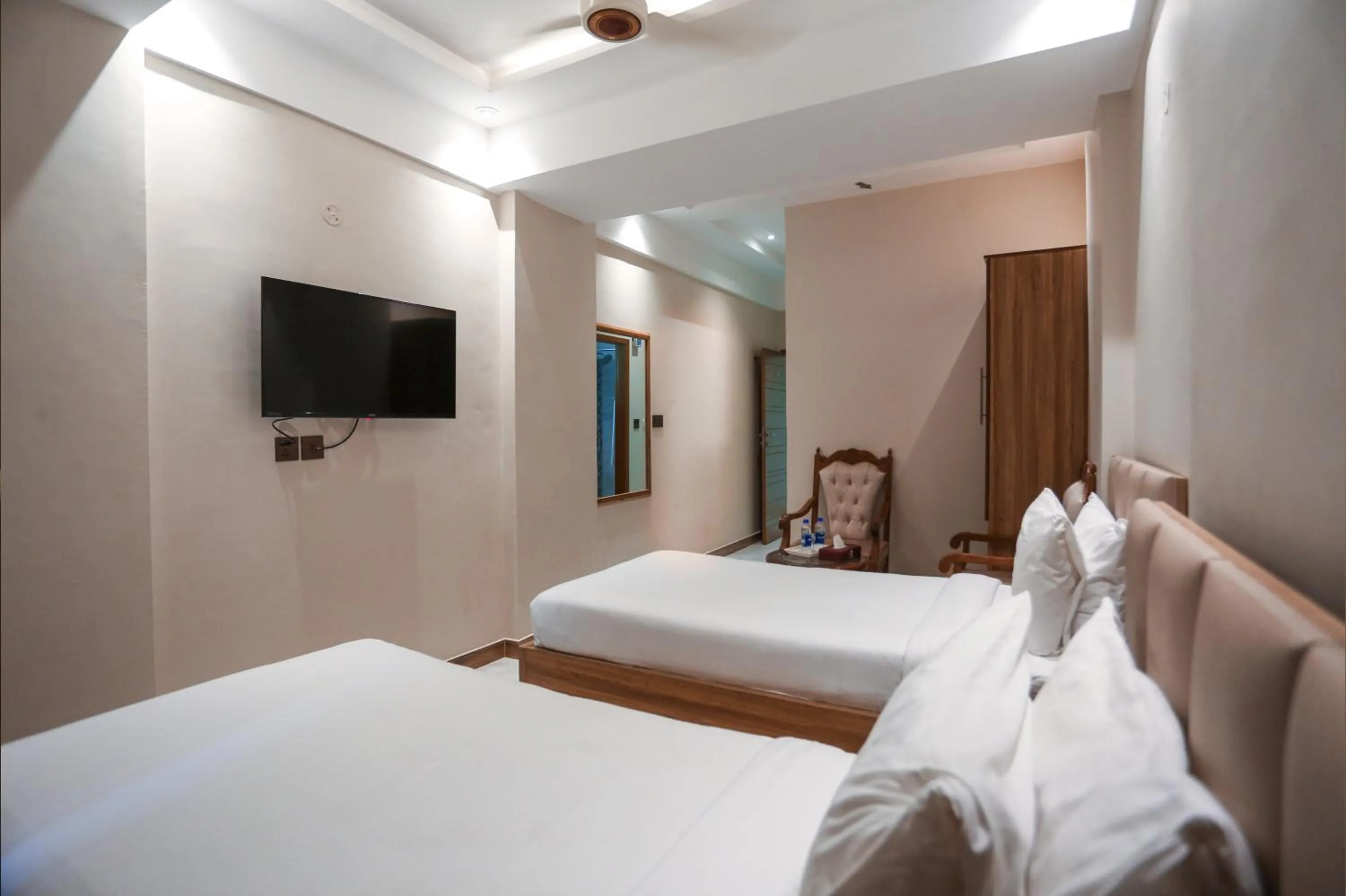 Bedroom in Hotel Pearl Inn