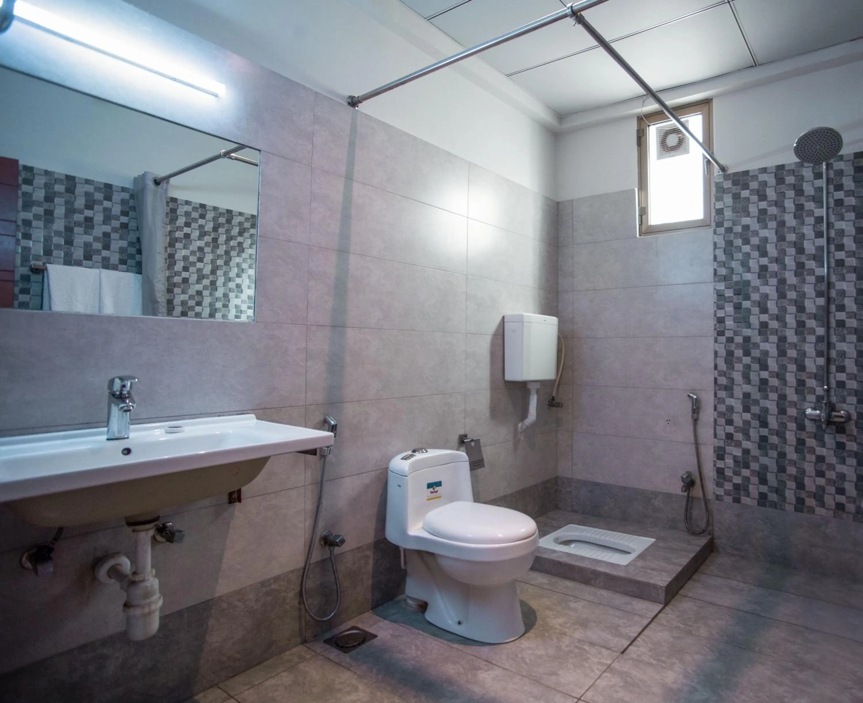 Bathroom in Hotel Pearl Inn