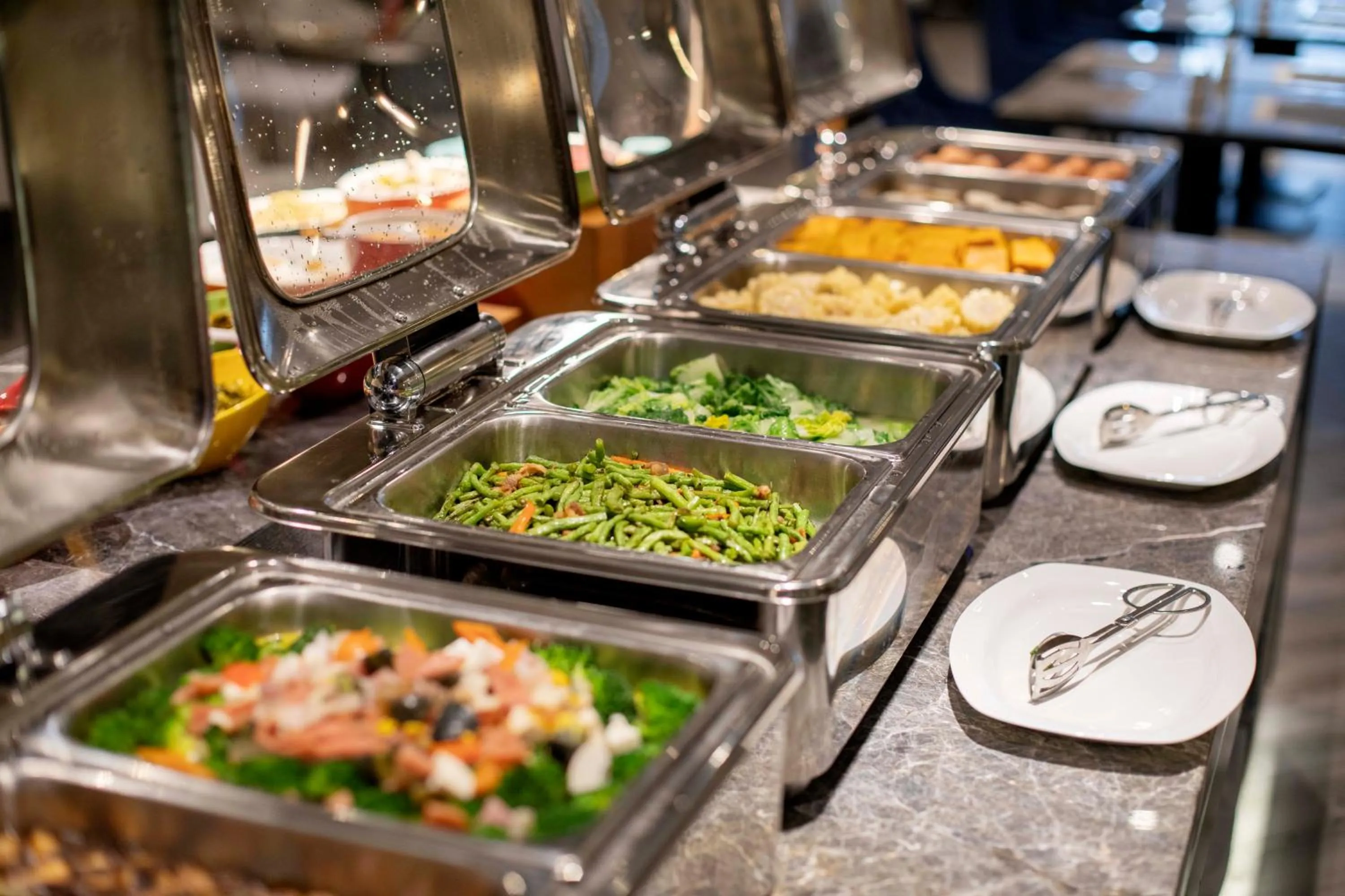 Restaurant/places to eat in Crystal Hotel Shanghai Lujiazui Oriental Pearl Tower