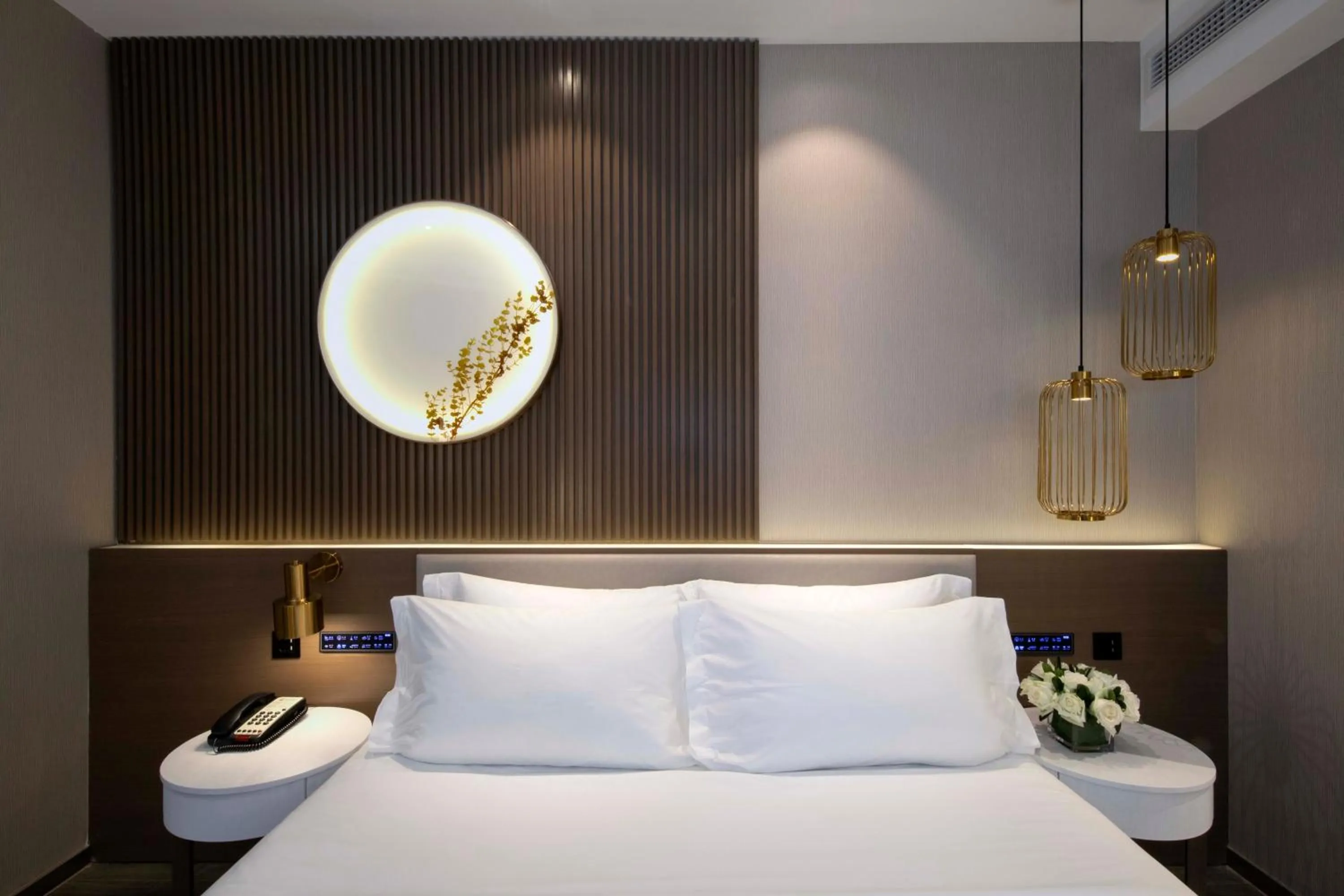 Bed in Crystal Hotel Shanghai Lujiazui Oriental Pearl Tower