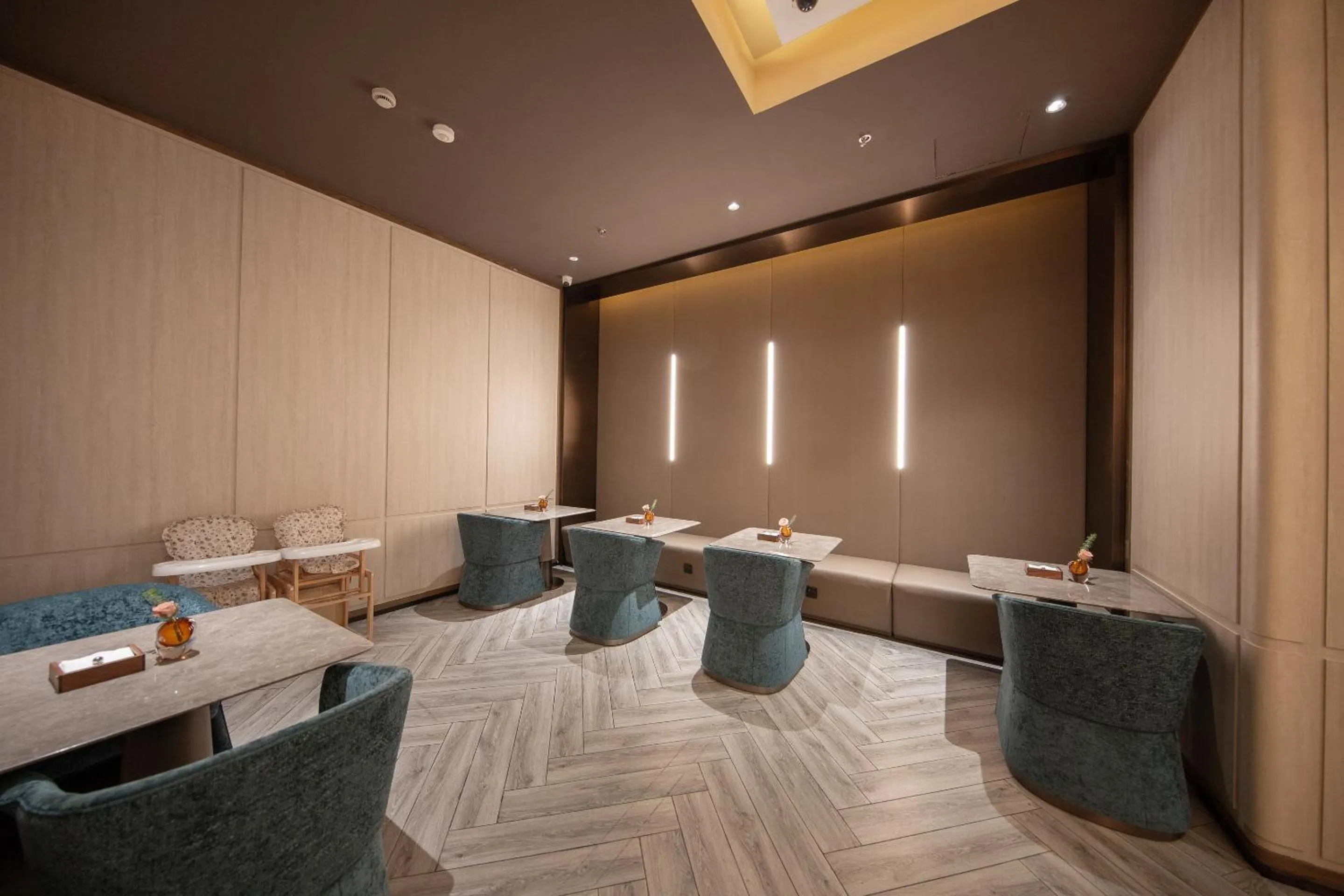 Restaurant/places to eat in Crystal Hotel Shanghai Lujiazui Oriental Pearl Tower