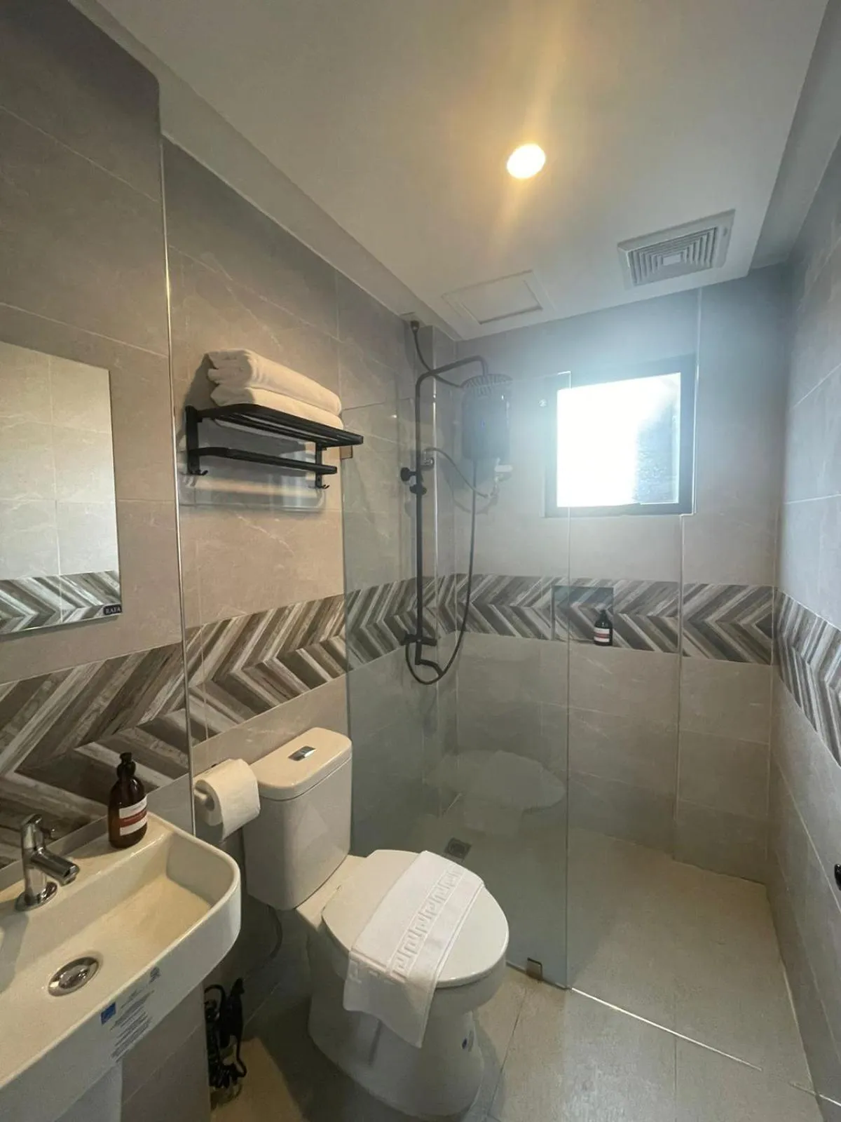 Toilet in Maharlika City Inn