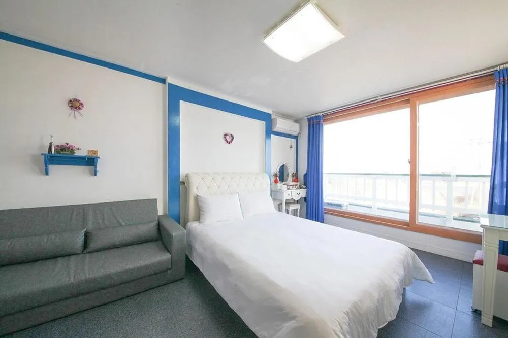 Bed in Gangneung Maison de Rose