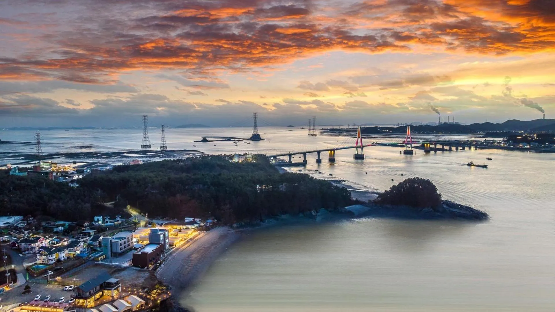 Daebudo On the Beach Pool Villa