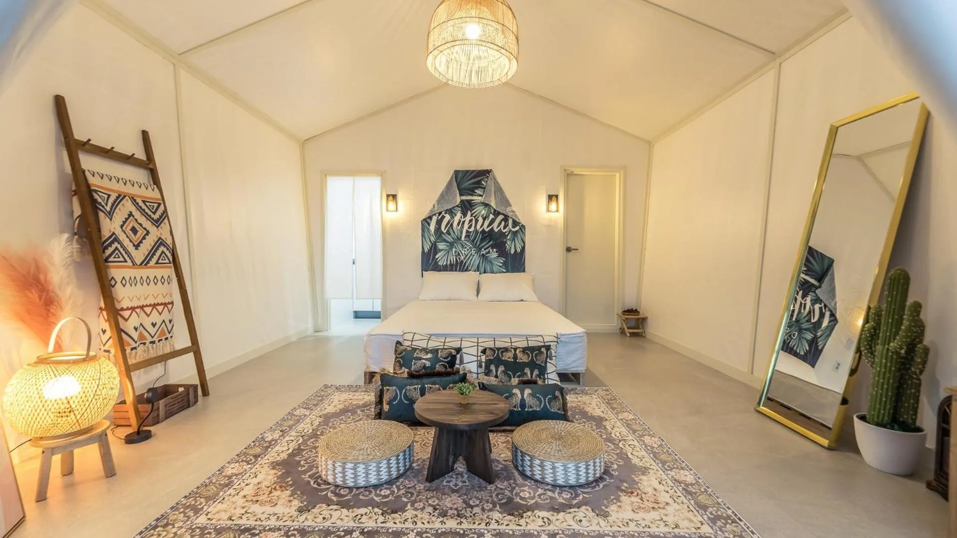 Daebudo On the Beach Pool Villa