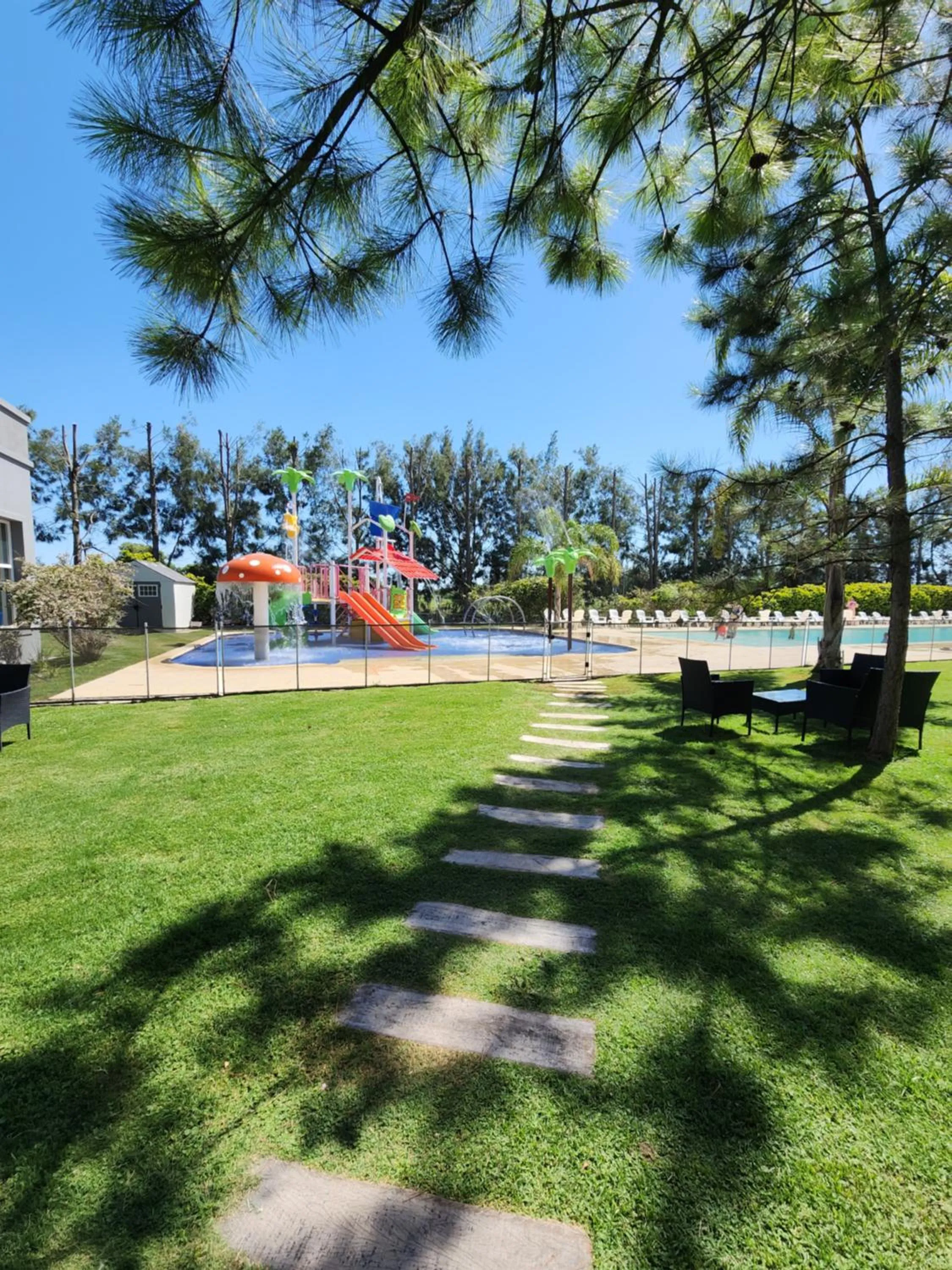 Howard Johnson Hotel & Resort Funes