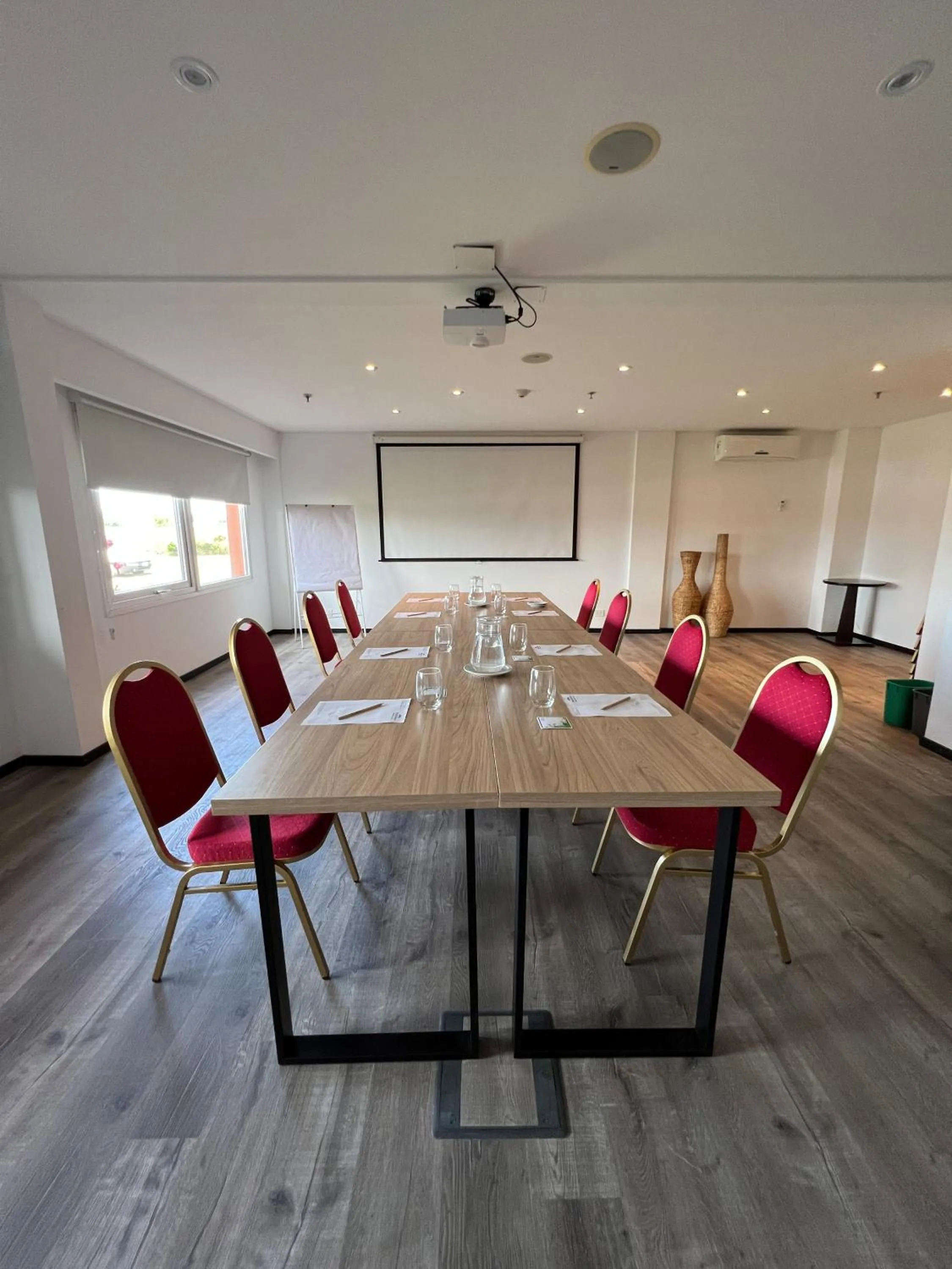 Howard Johnson Hotel & Resort Funes