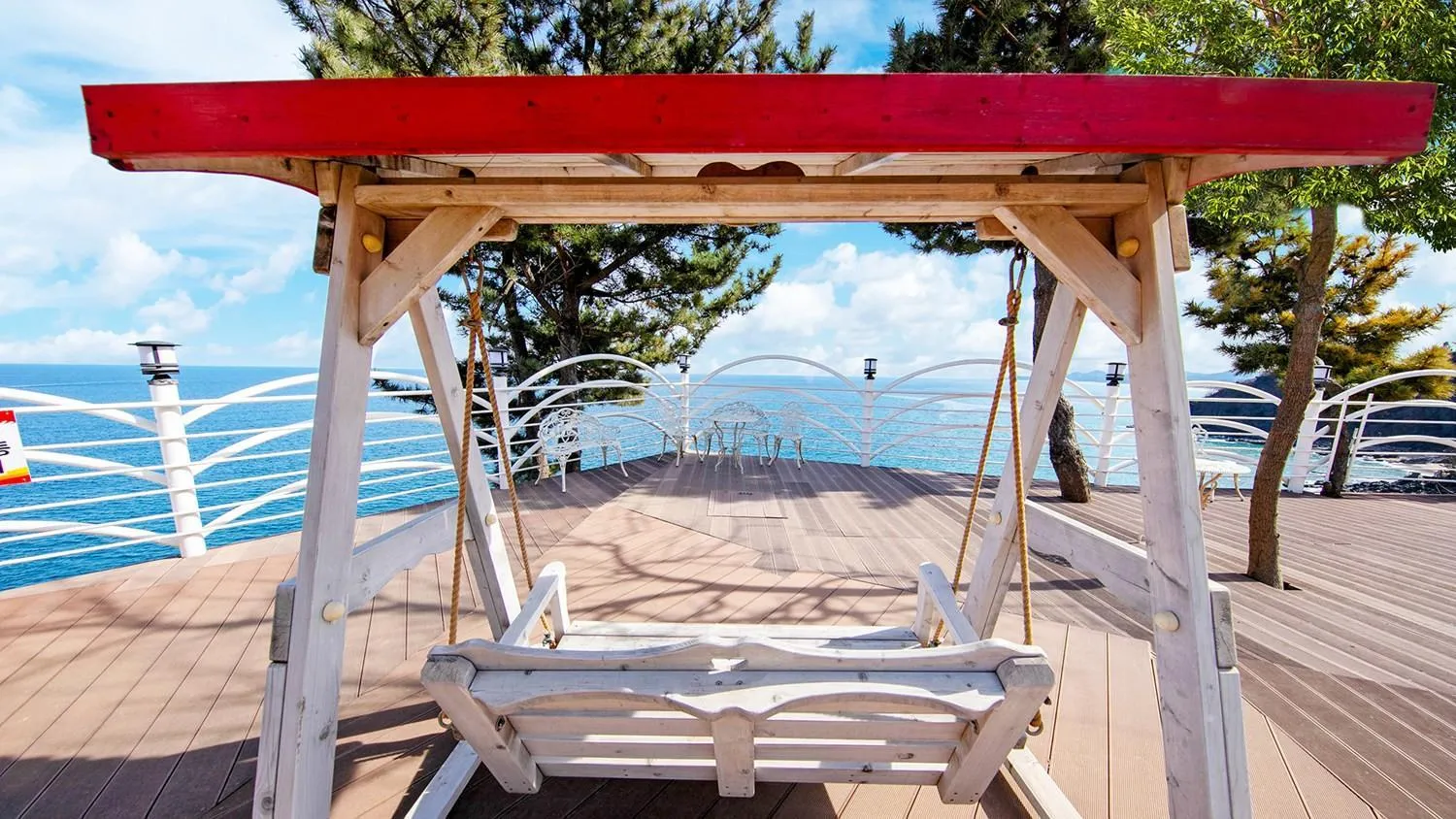 Samcheok white romantic pension