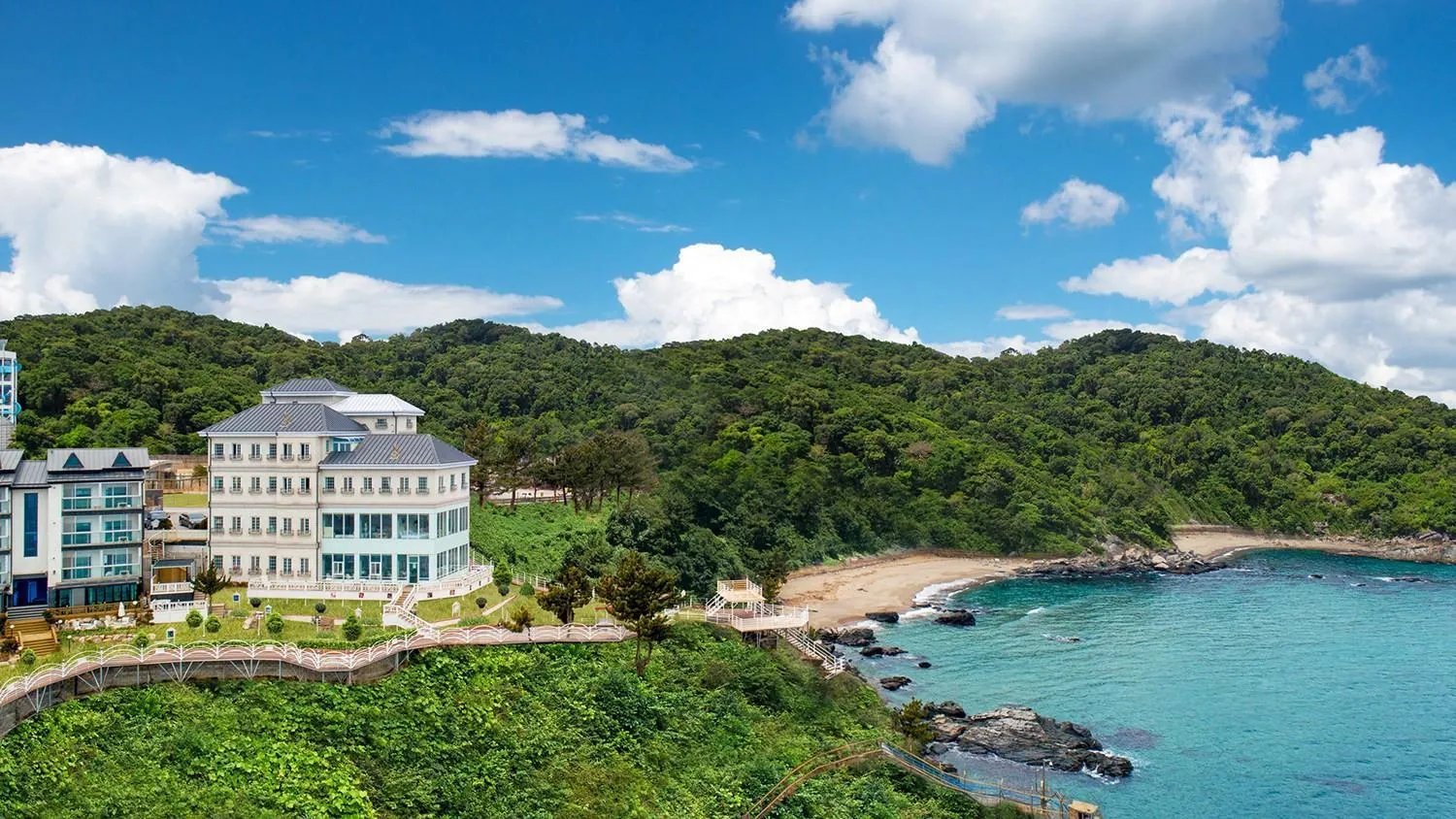 Samcheok white romantic pension