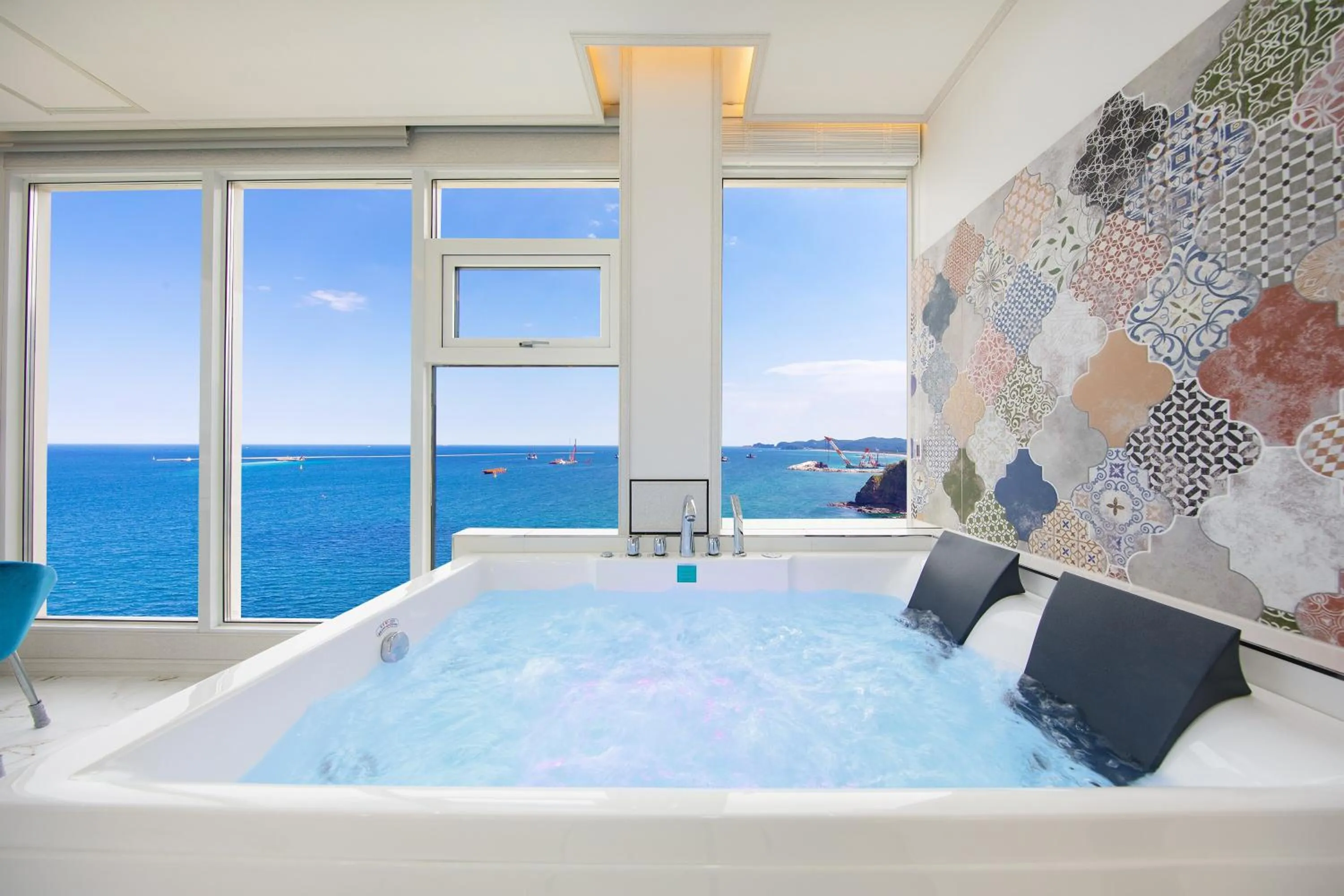 Samcheok white romantic pension