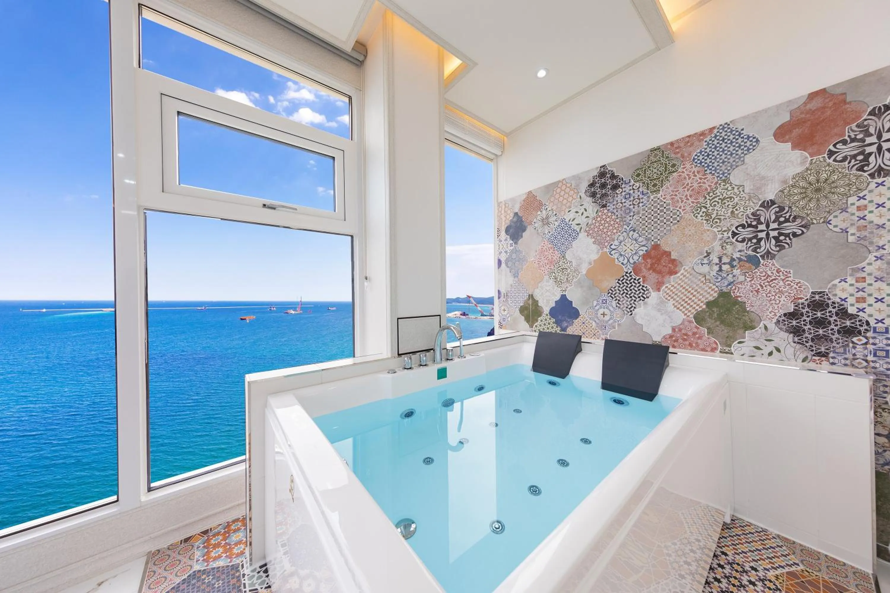 Samcheok white romantic pension