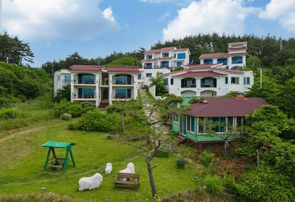 Taean Santorini Pension