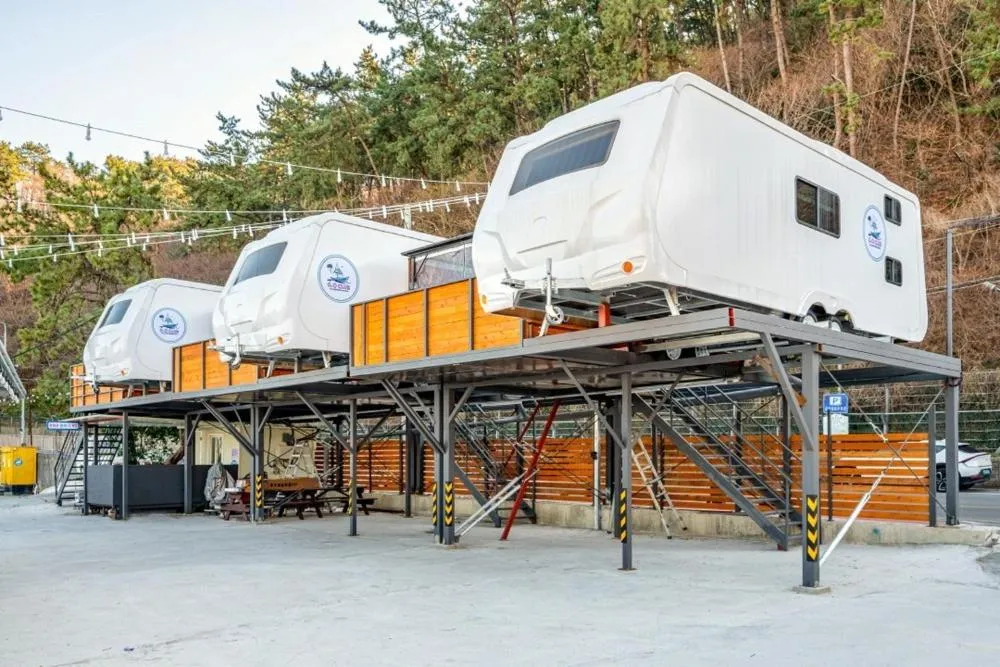 Busan Zio club caravan park