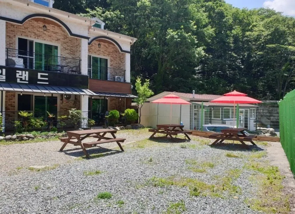 Baenaegol New Island Pension