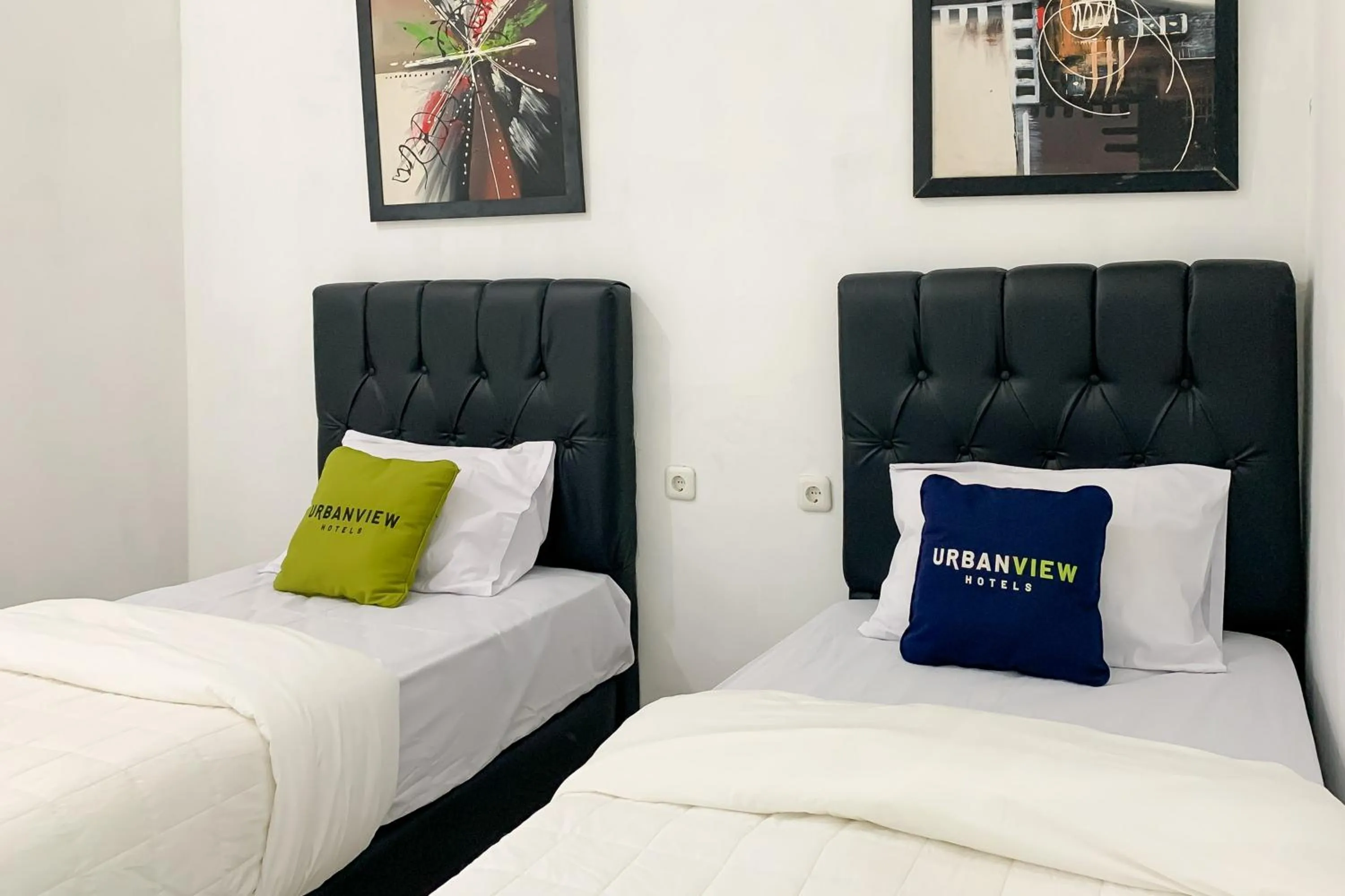 Bedroom, Bed in Urbanview Hotel Permata Syariah Garut