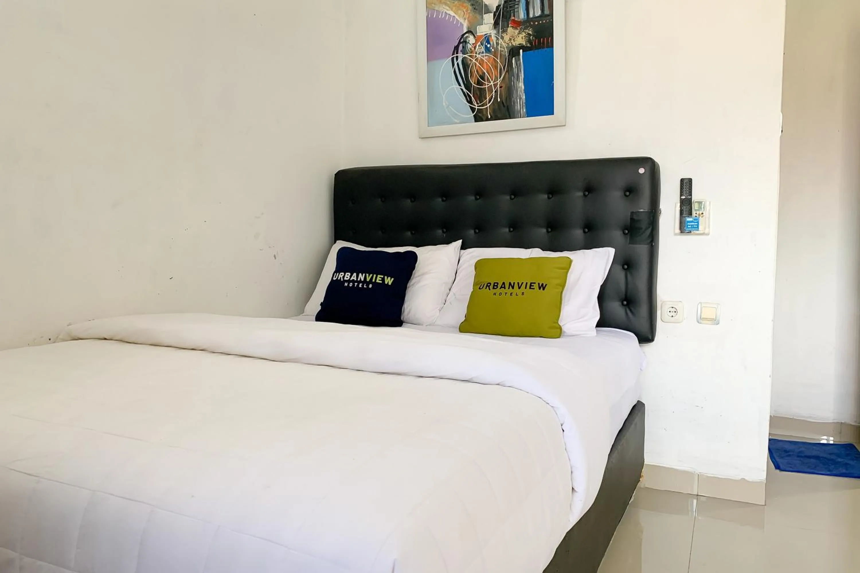 Bedroom, Bed in Urbanview Hotel Permata Syariah Garut