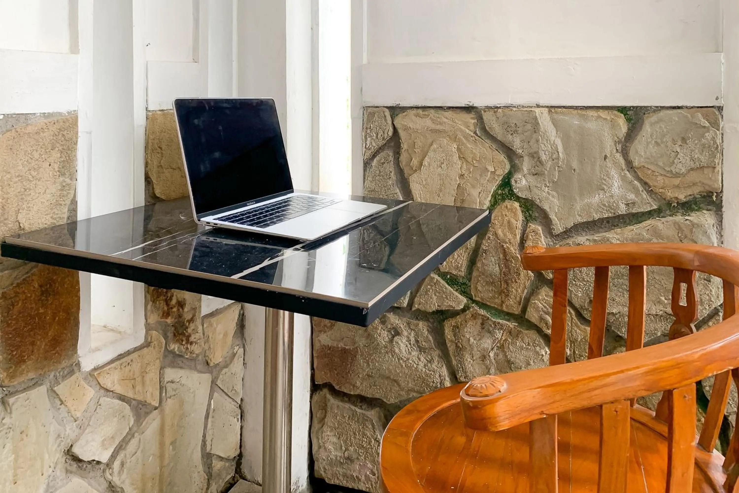 Lobby or reception in Urbanview Hotel Permata Syariah Garut