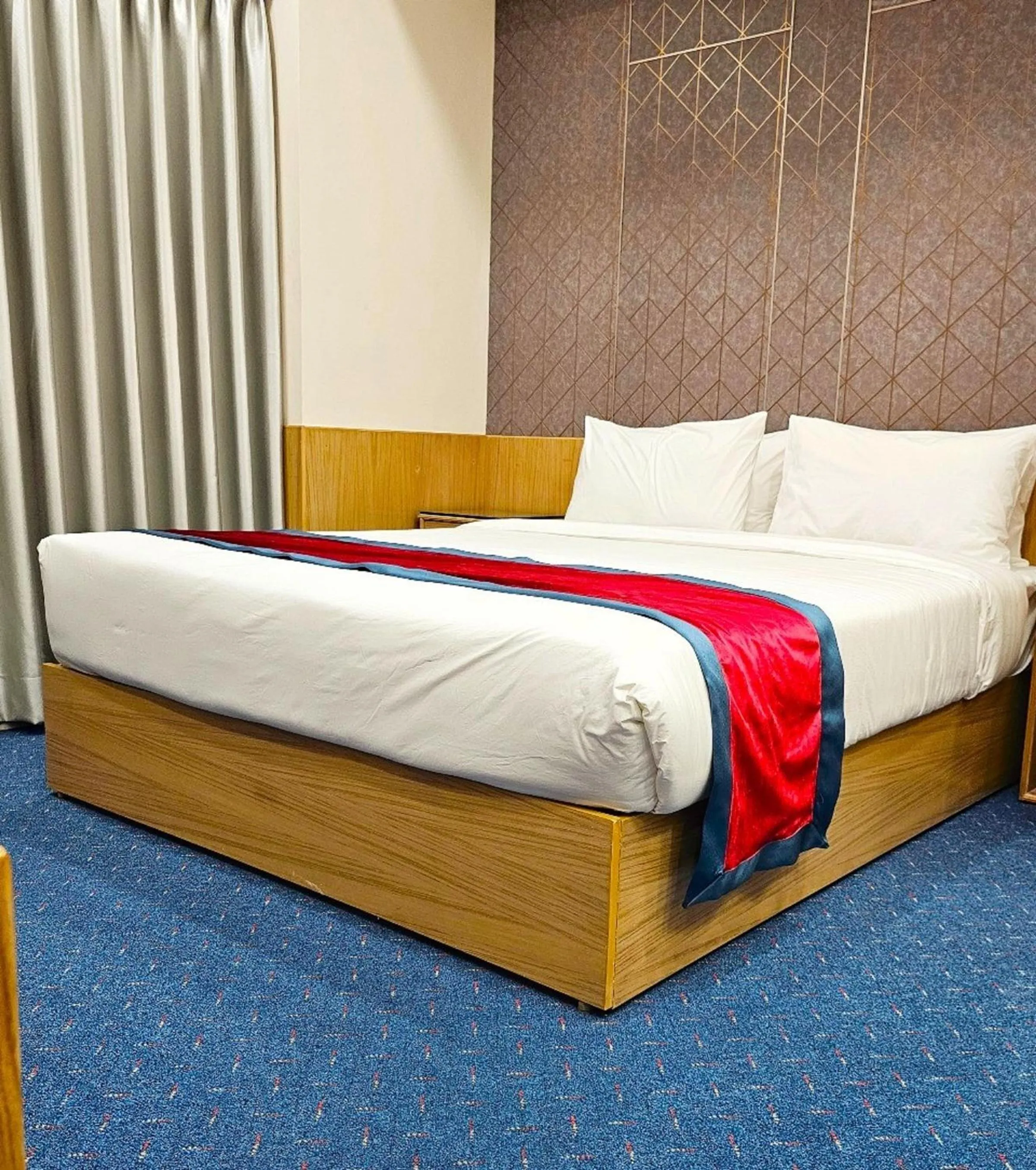 Bedroom, Bed in Hotel Safa Residency - DHAKA