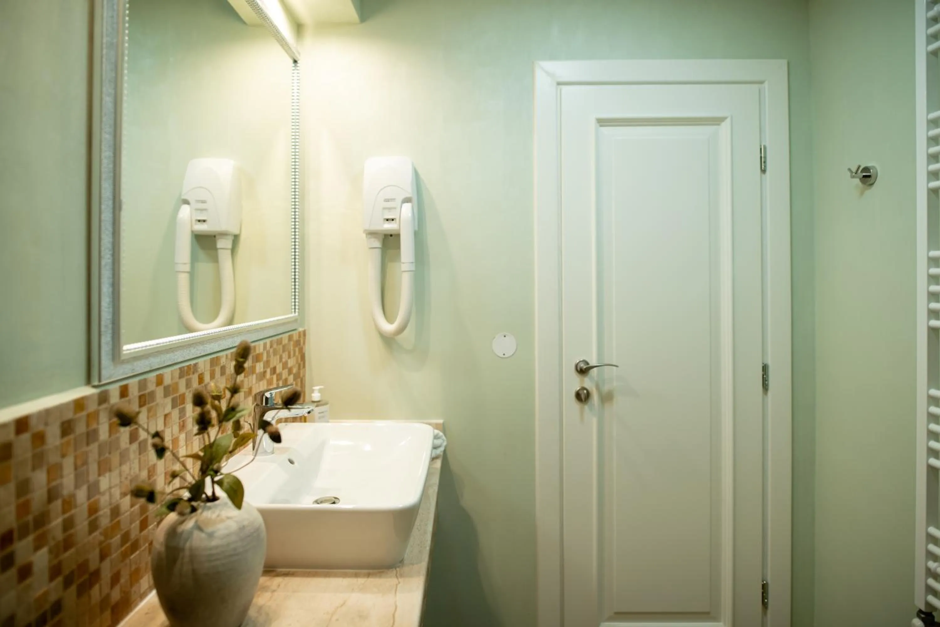 Shower in Olivia 9teen Hotel Boutique