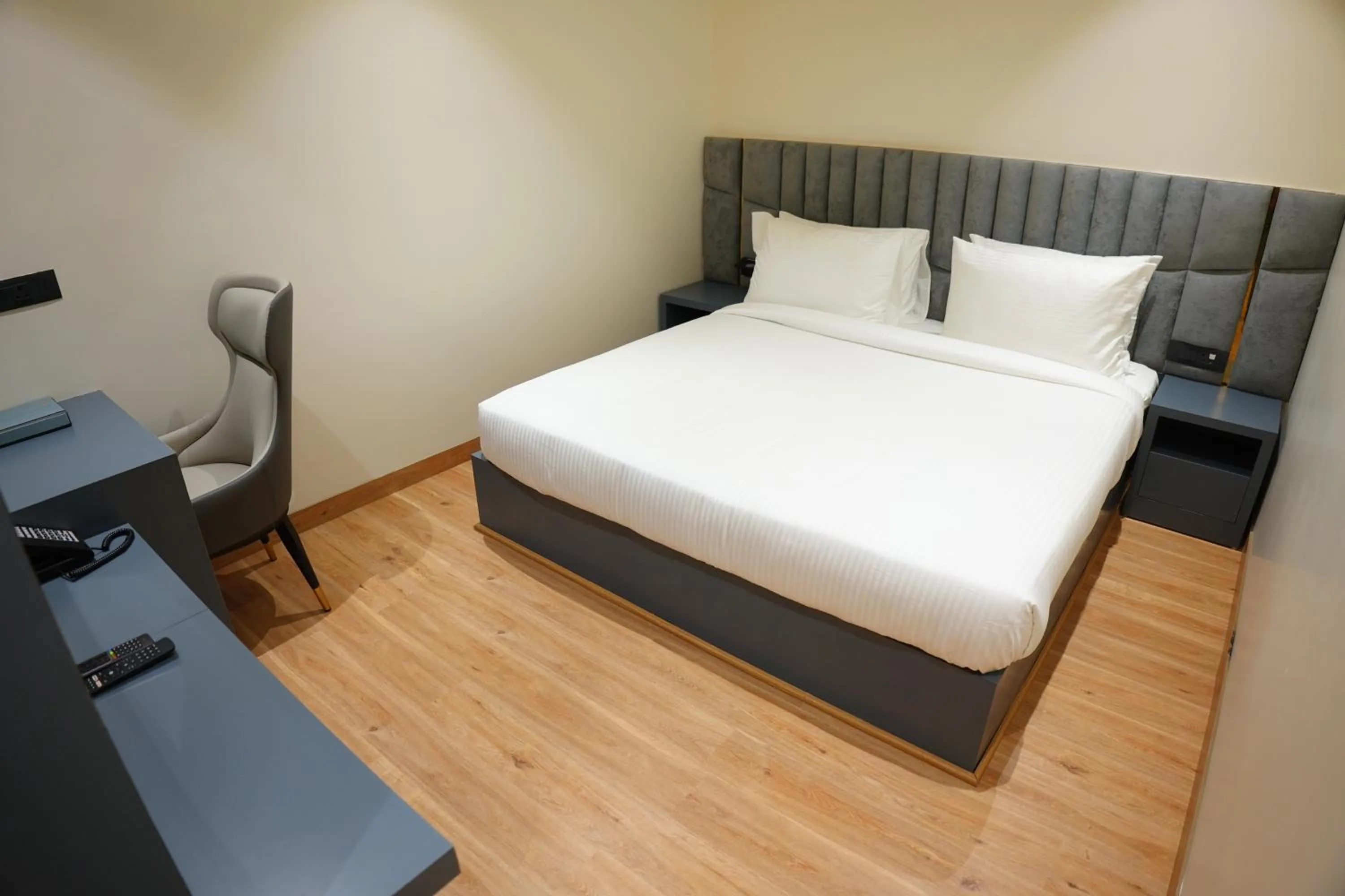 Bedroom in The Pearl Petal