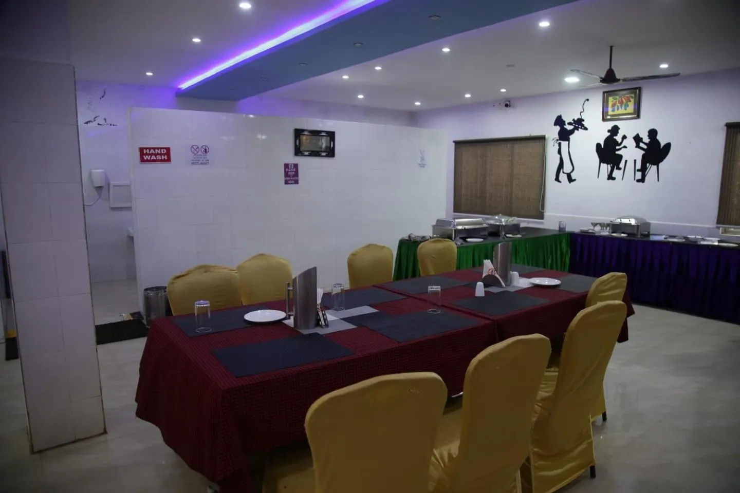 Restaurant/places to eat in Thavika O Nila Resort & Convention Centre