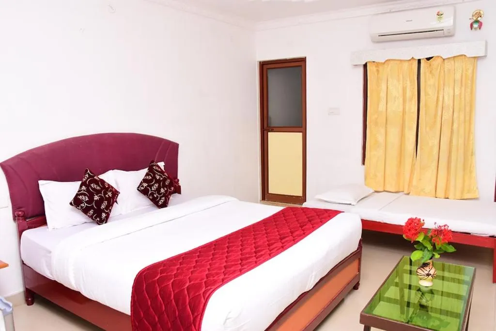Bed in Thavika O Nila Resort & Convention Centre