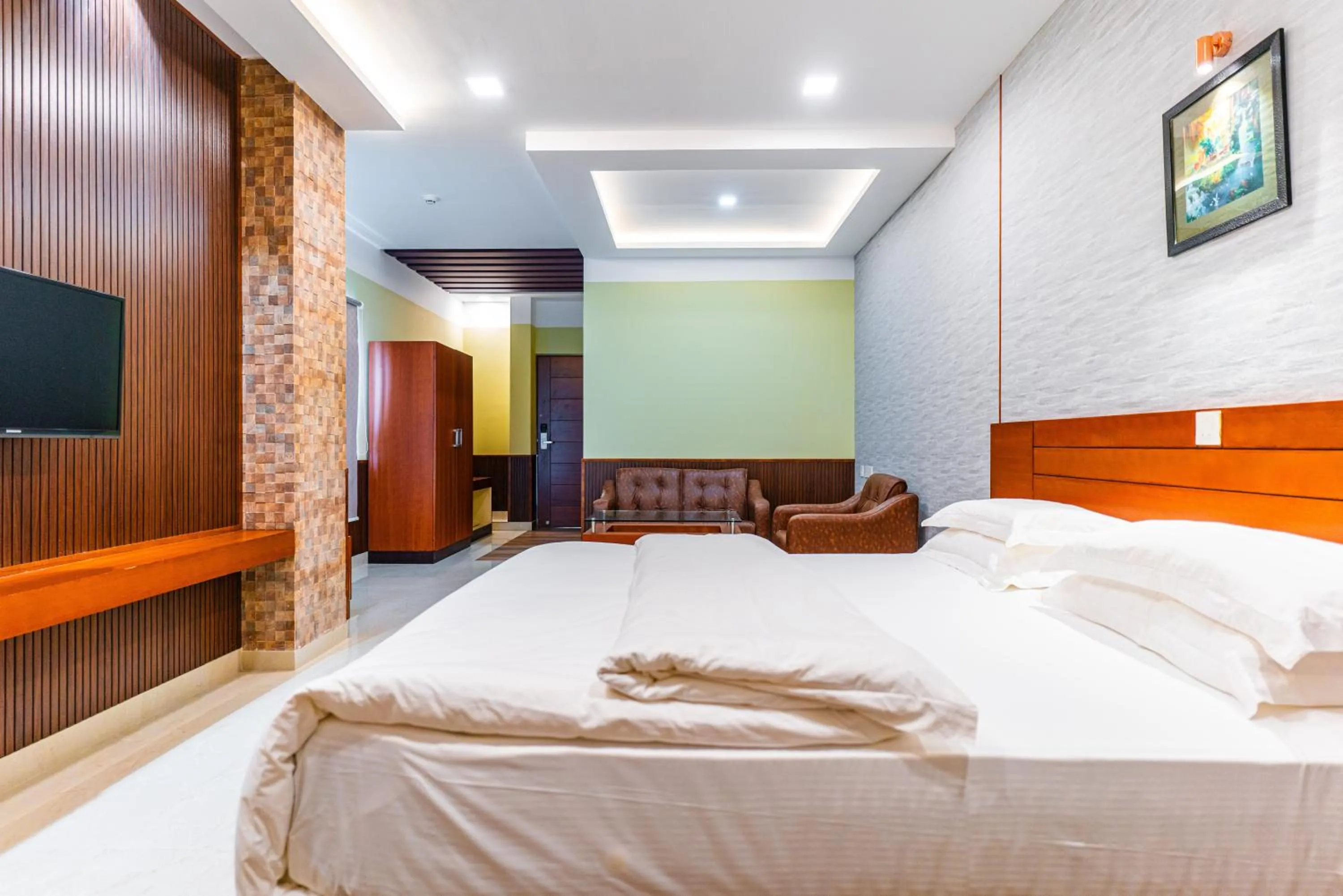 Bed in Misty Rock Hotels