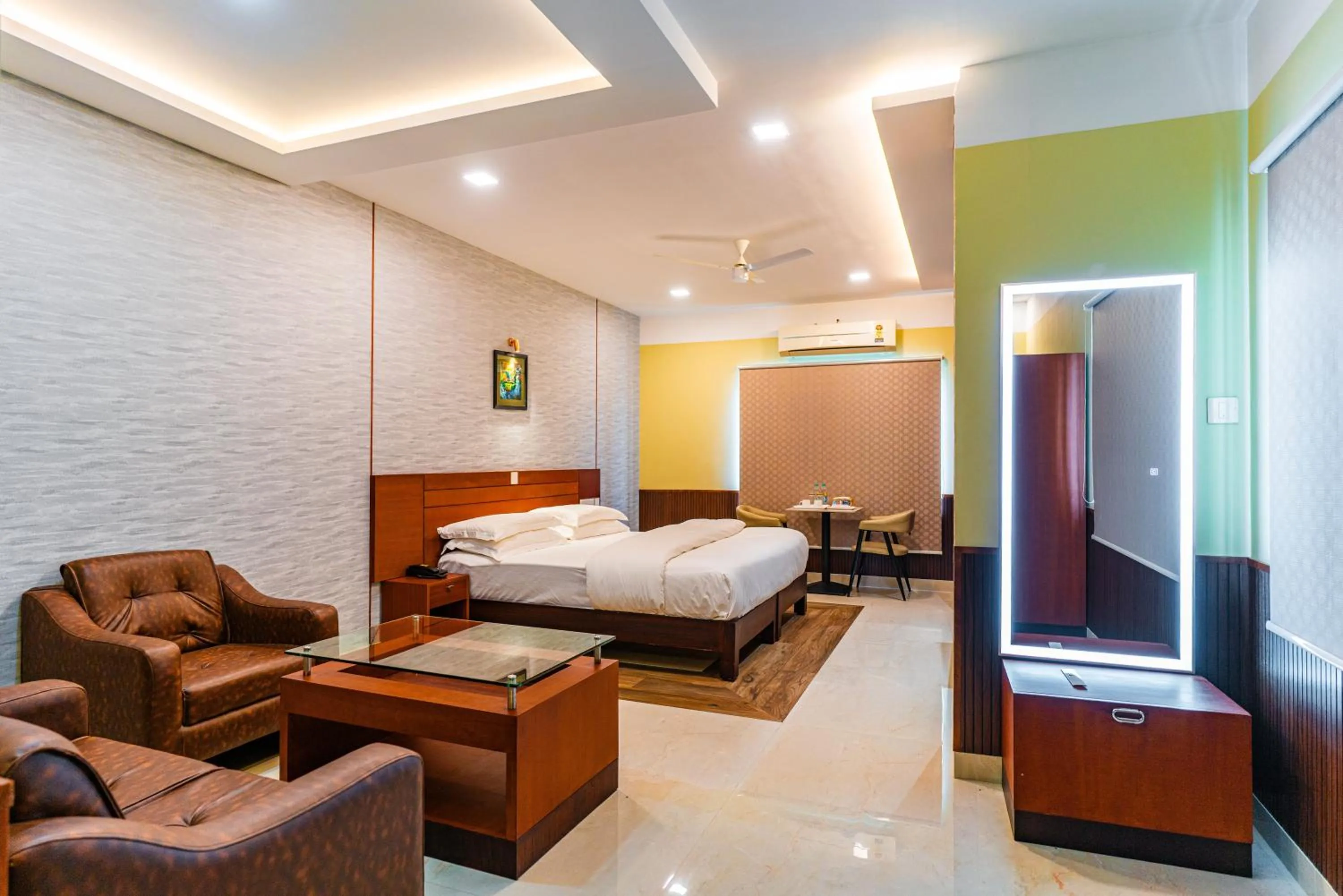 Bed in Misty Rock Hotels