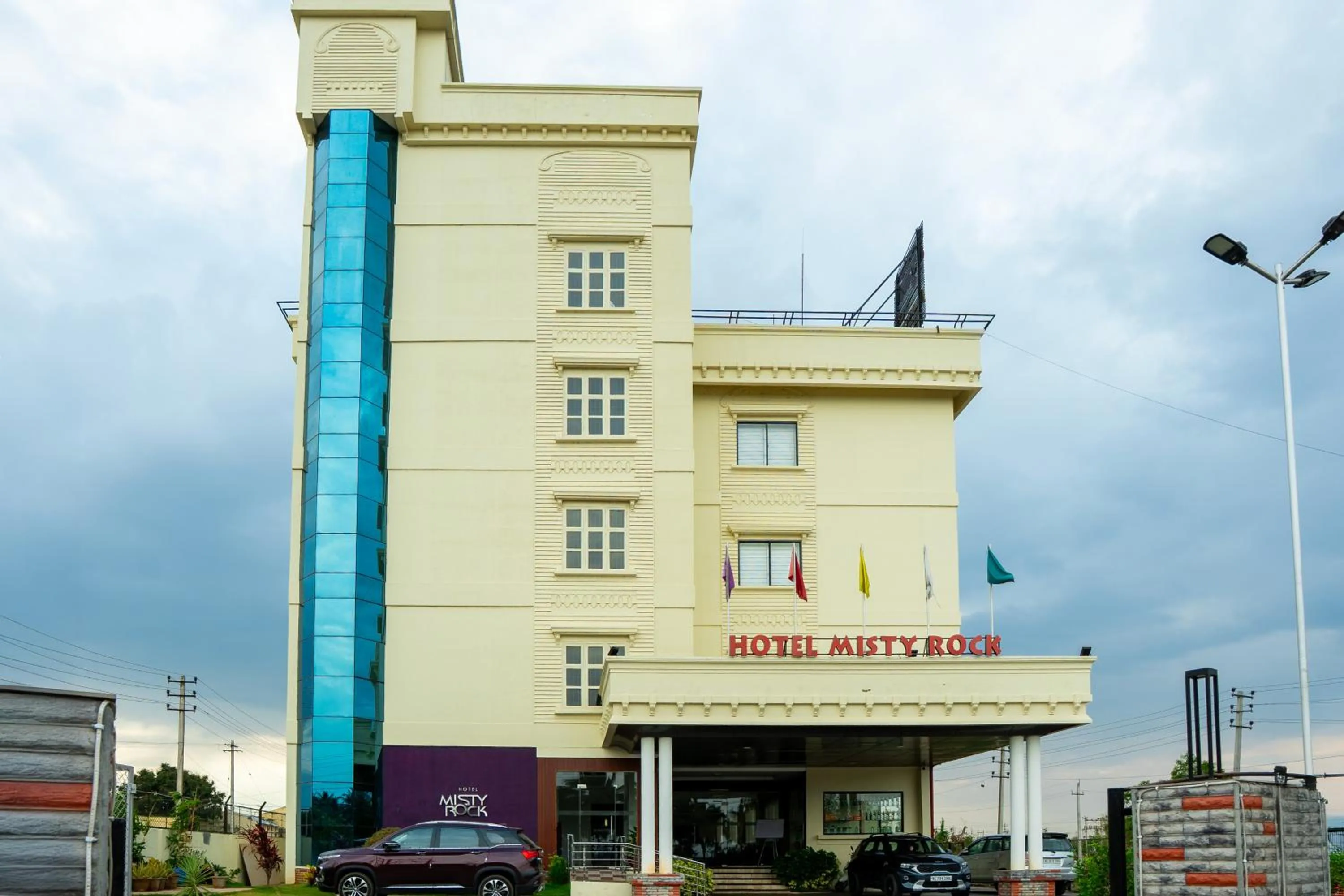 Property building in Misty Rock Hotels