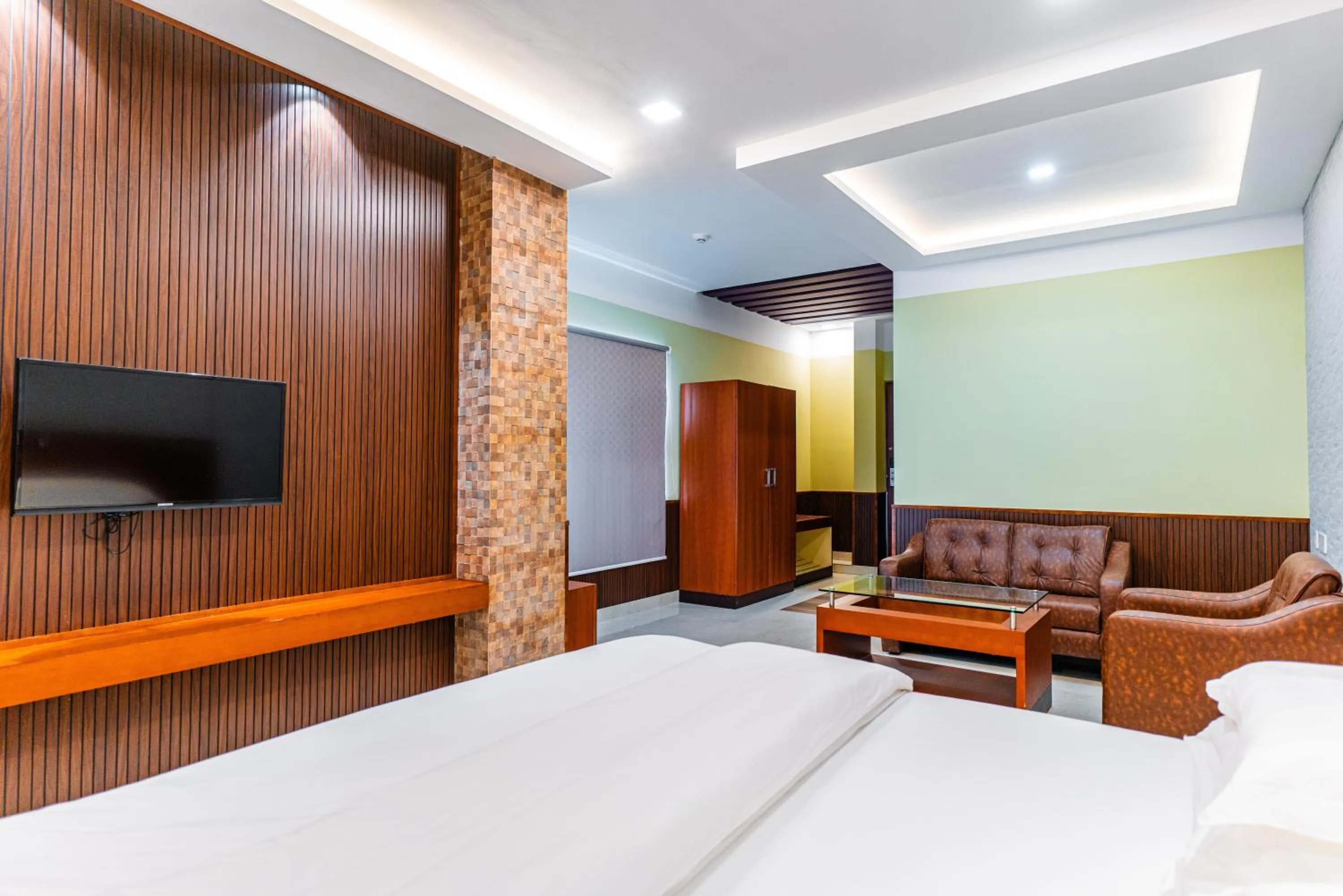 Bed in Misty Rock Hotels