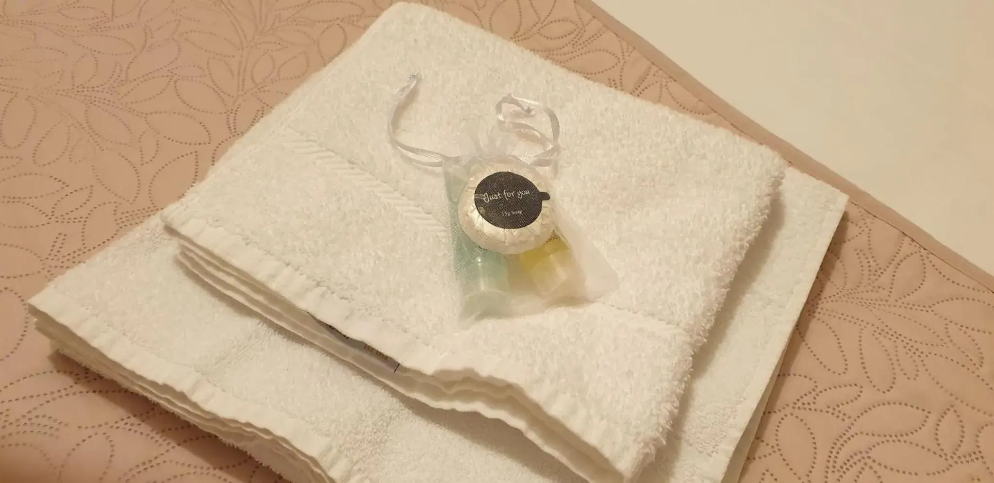 Double Room with Extra Bed in Usk And Railway Inn Double Room with Extra Bed in Usk And Railway Inn