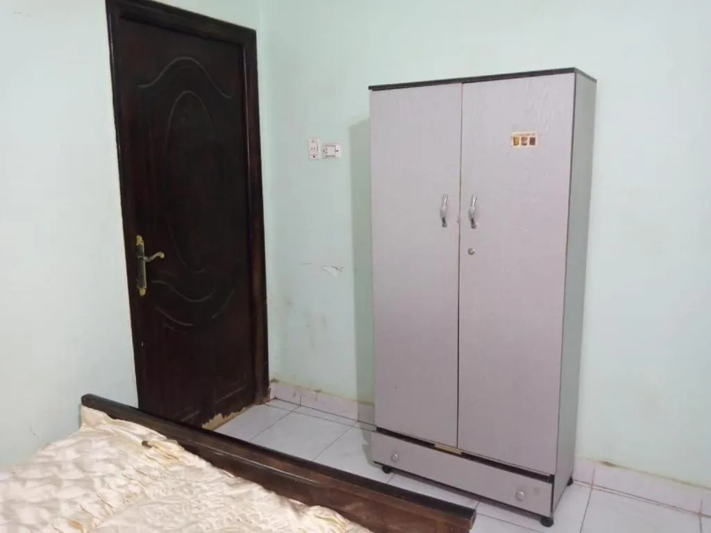 wardrobe in Pyramids View