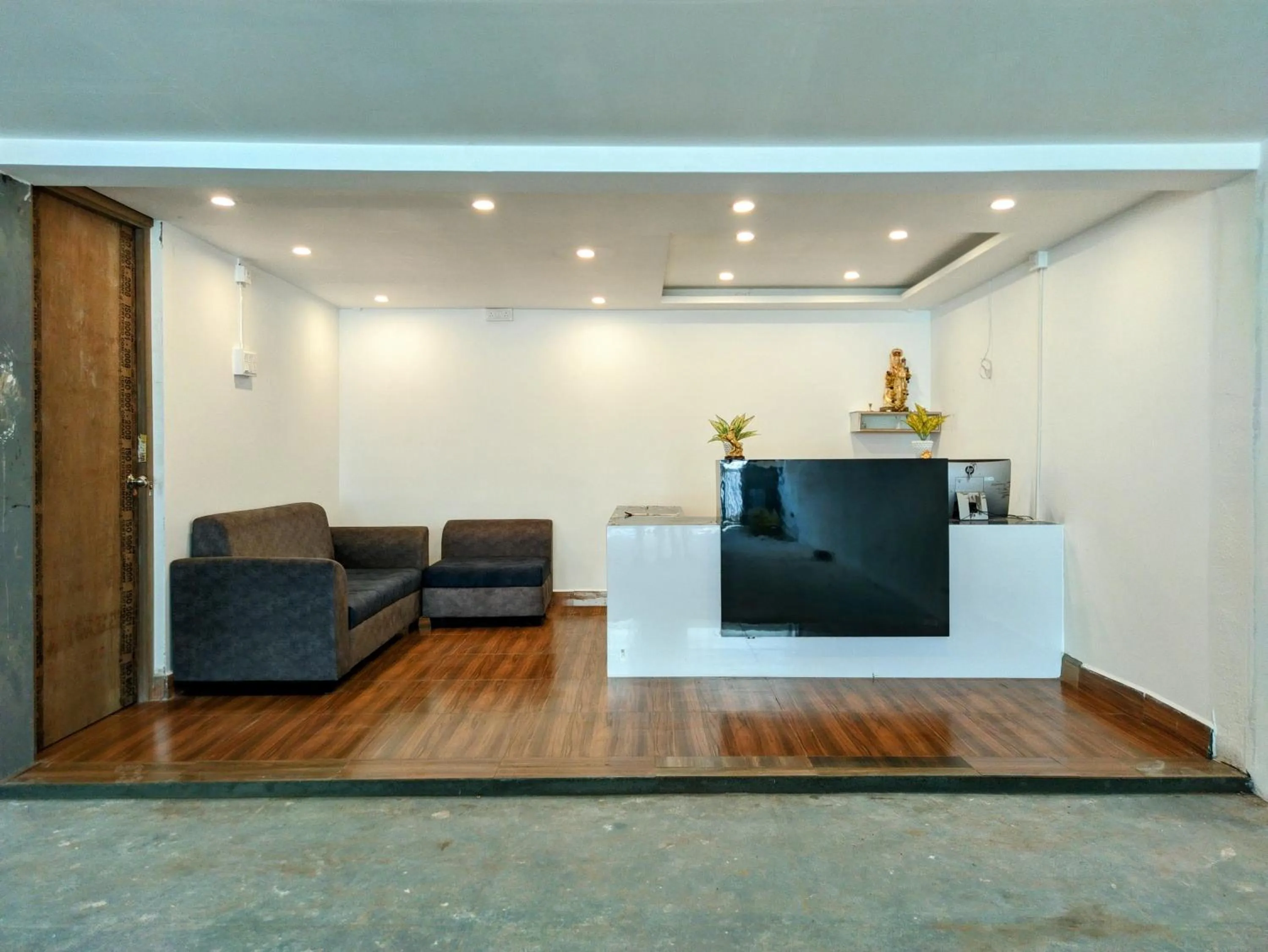 Lobby or reception in Skyry Hotels Singanallur