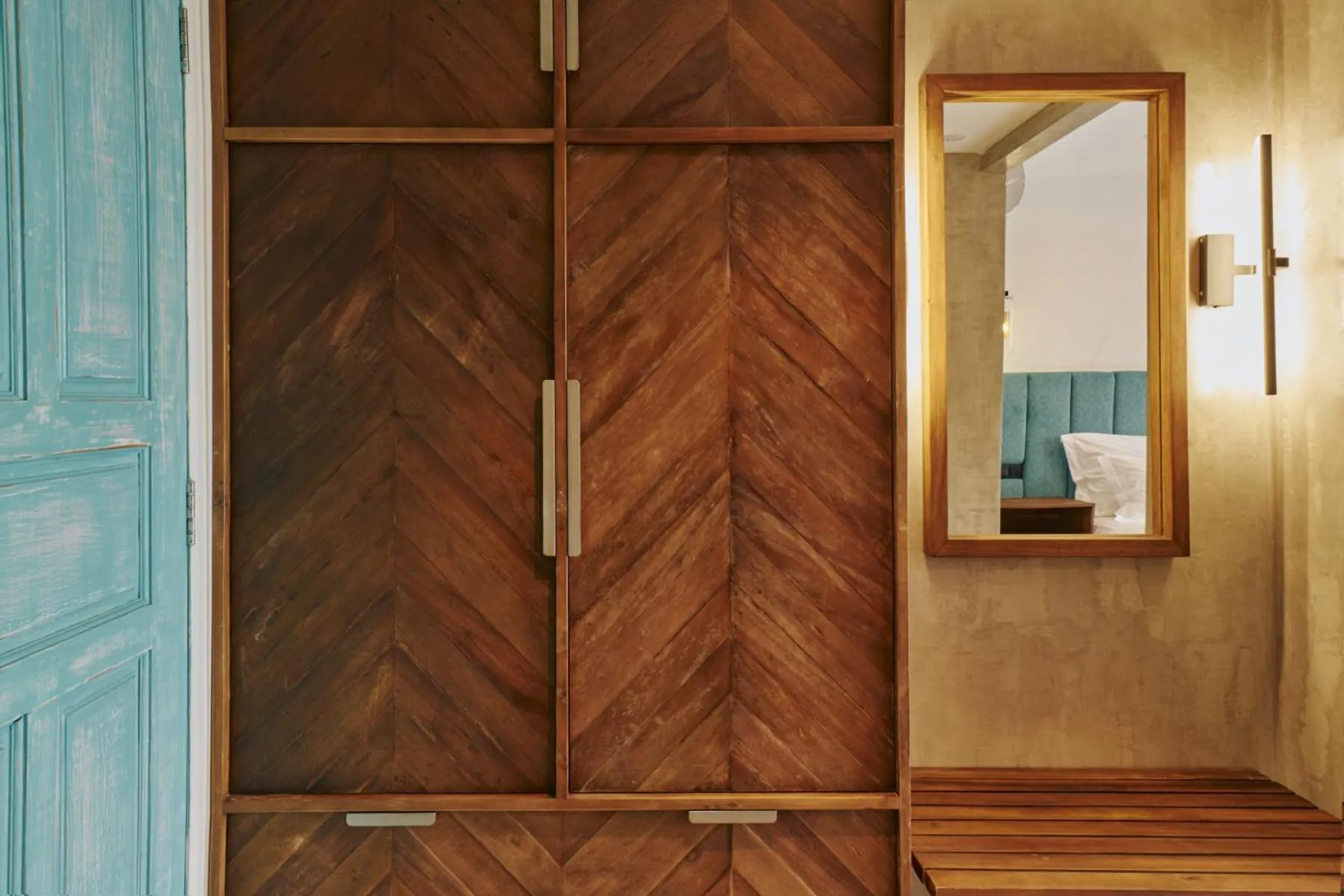 wardrobe in Beach Hotel Dhigurah