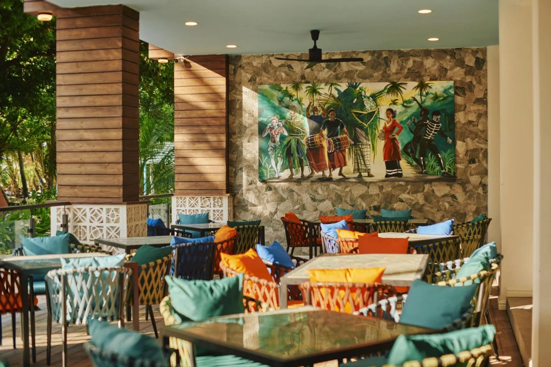 Restaurant/places to eat in Beach Hotel Dhigurah