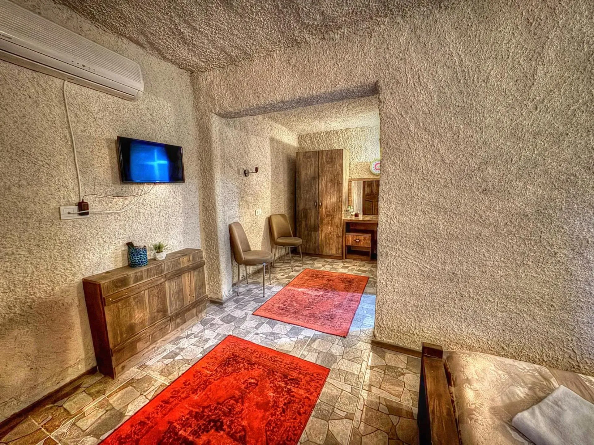 TV and multimedia in Panda Stone House