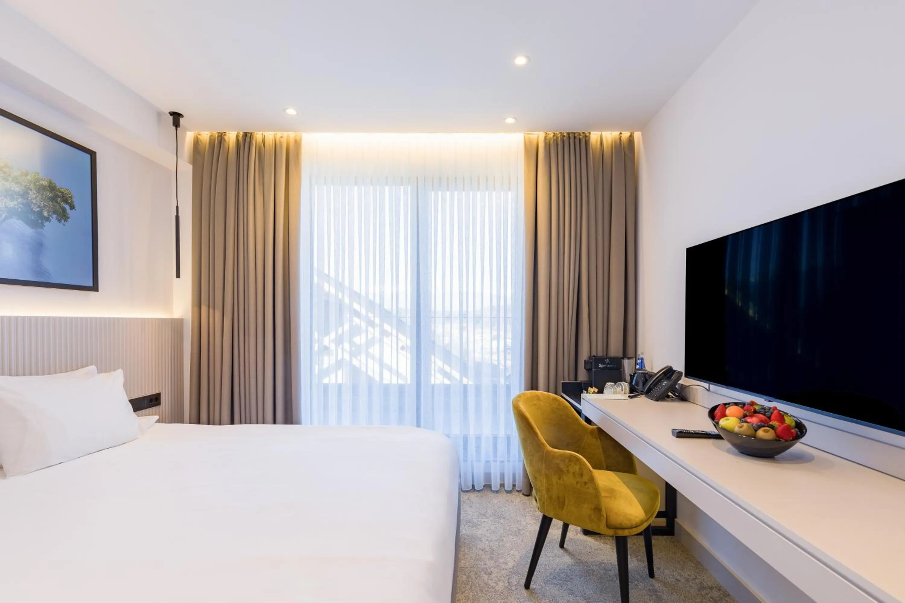 Photo of the whole room, Bed in Regnum Banya Thermal Hotel