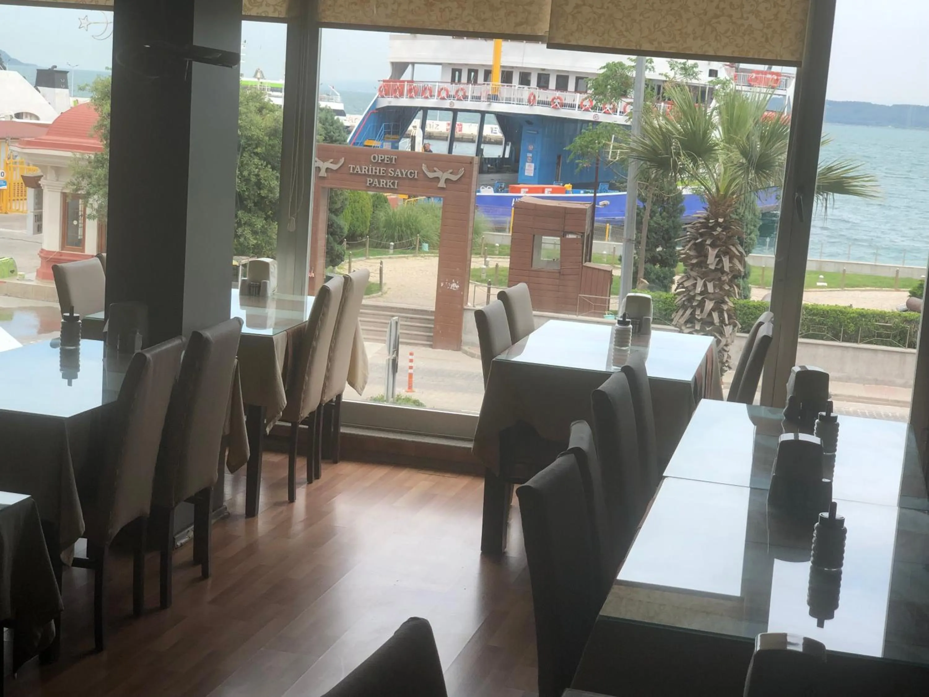 Restaurant/places to eat in Ece Hotel Eceabat