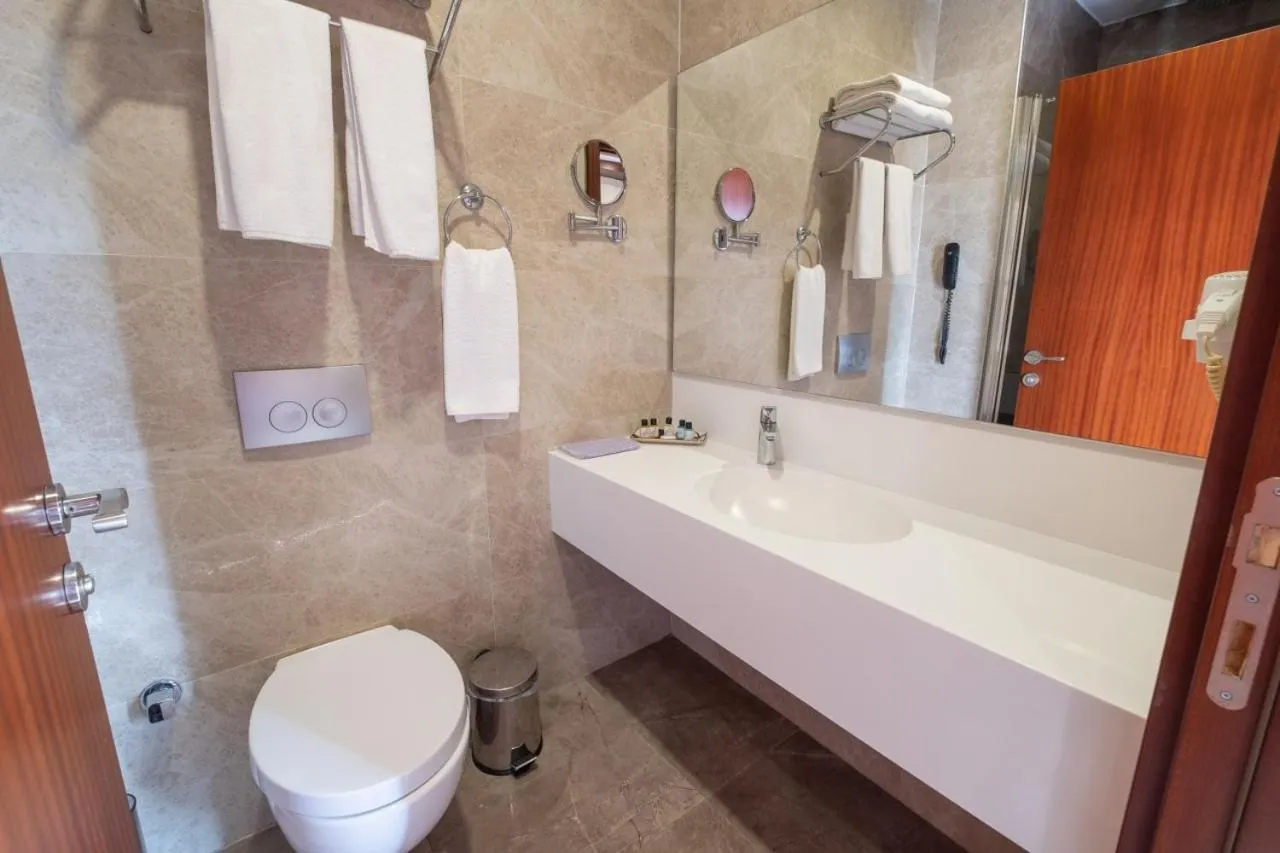 Shower in Park by Clover Nişantaşı Harbiye Şişli