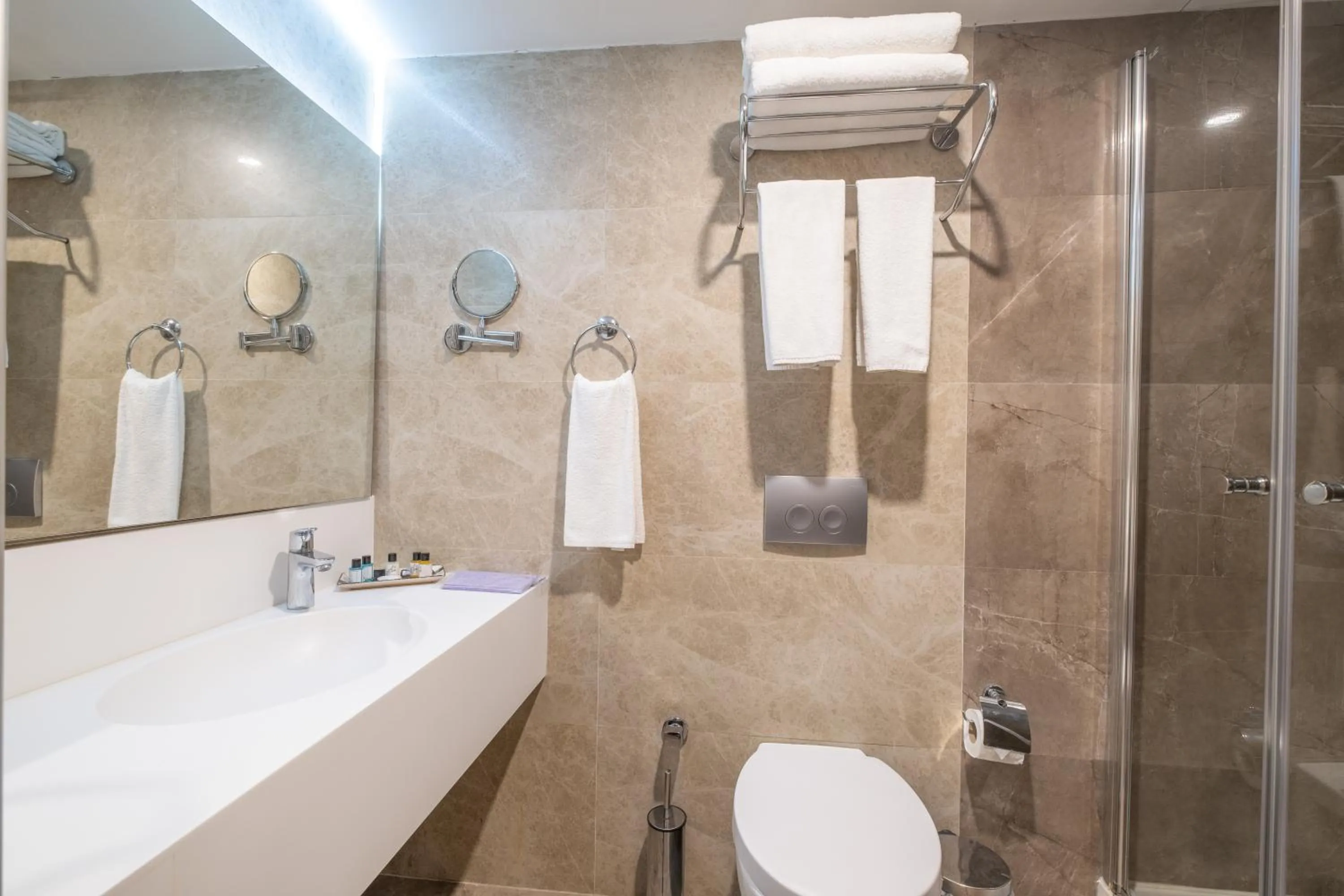 Shower in Park by Clover Nişantaşı Harbiye Şişli